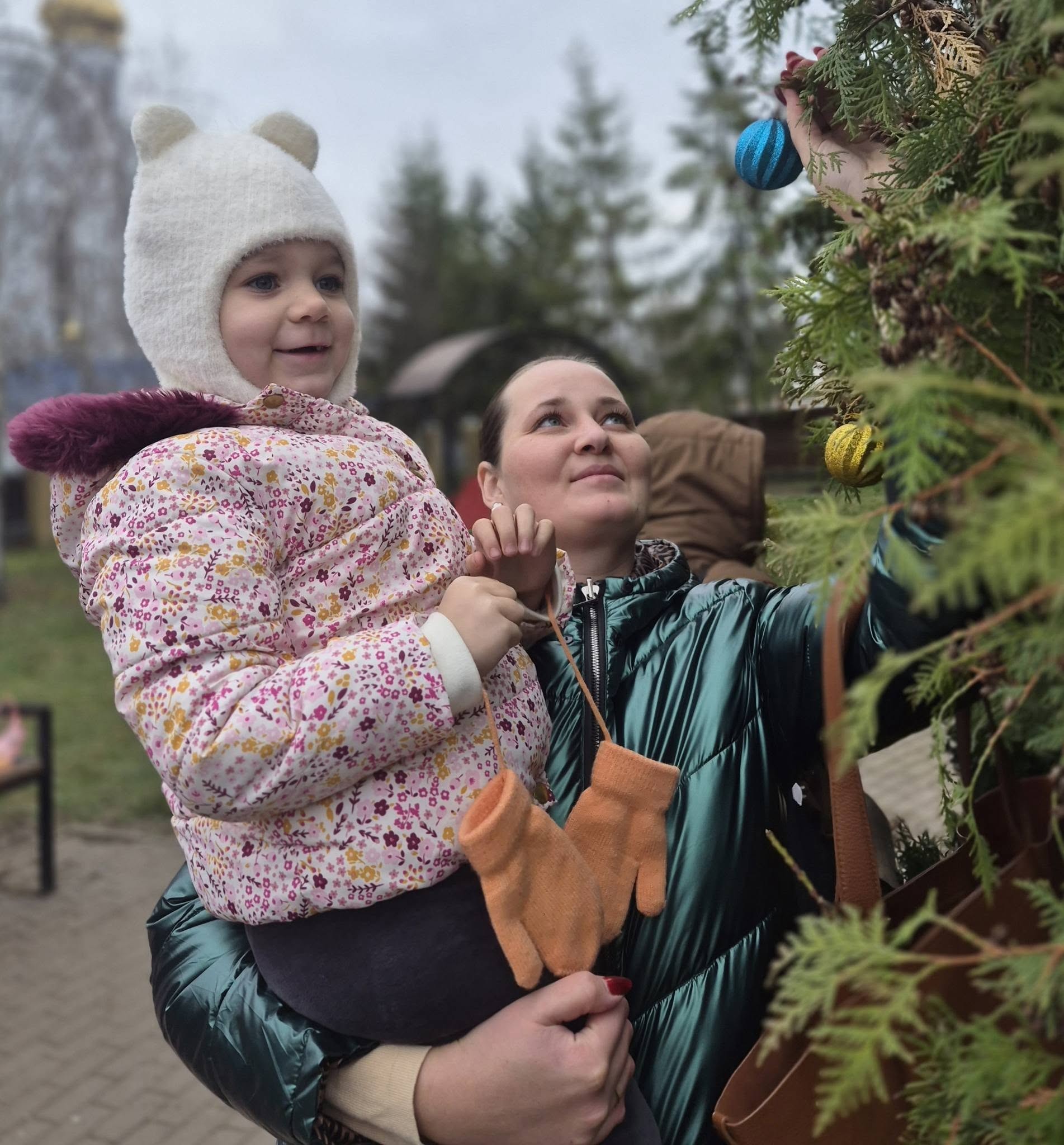 В Олександрівці прикрасили «Ялинку Перемоги» В Олександрівці прикрасили «Ялинку Перемоги»