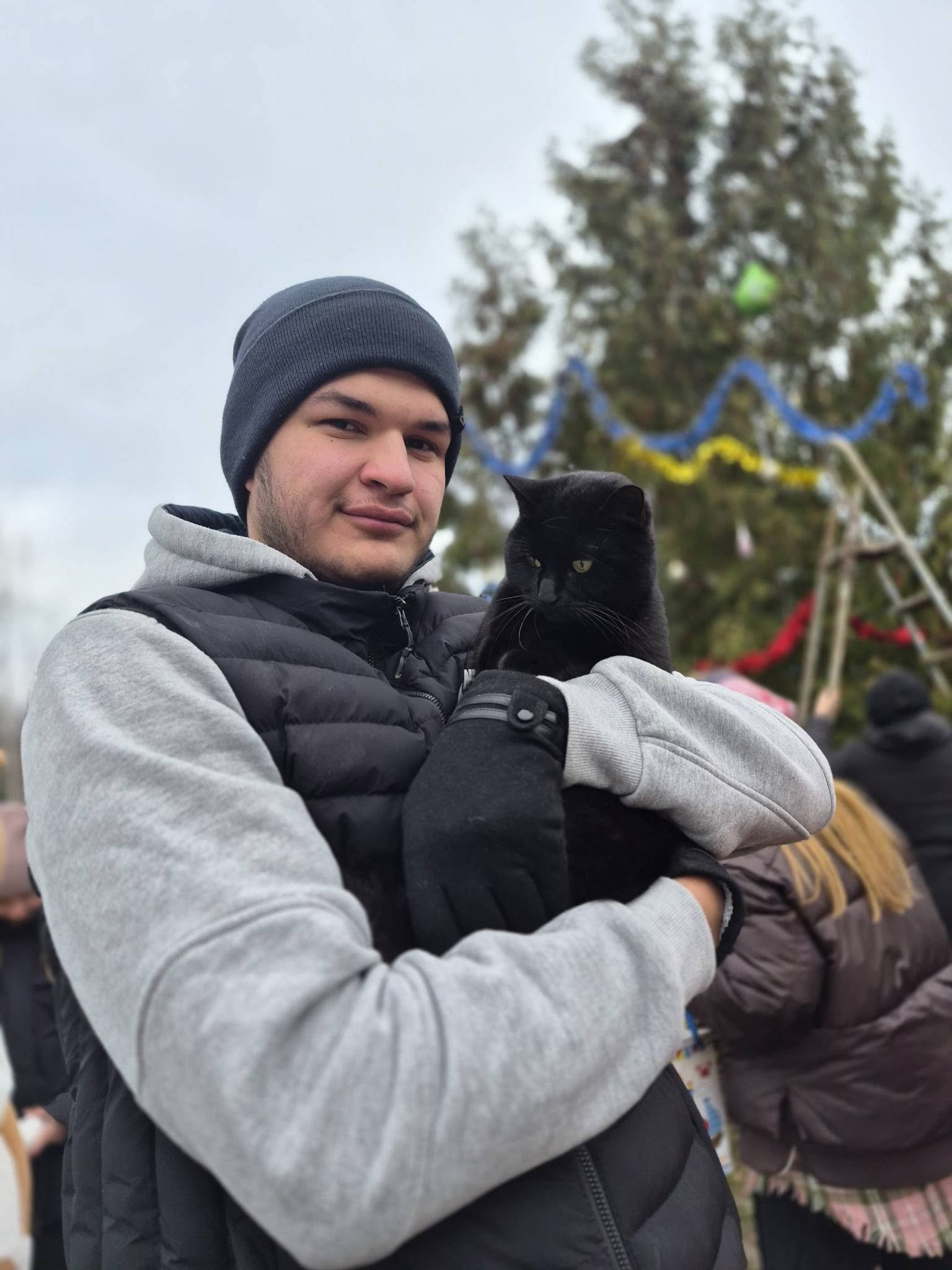 В Олександрівці прикрасили «Ялинку Перемоги» В Олександрівці прикрасили «Ялинку Перемоги»