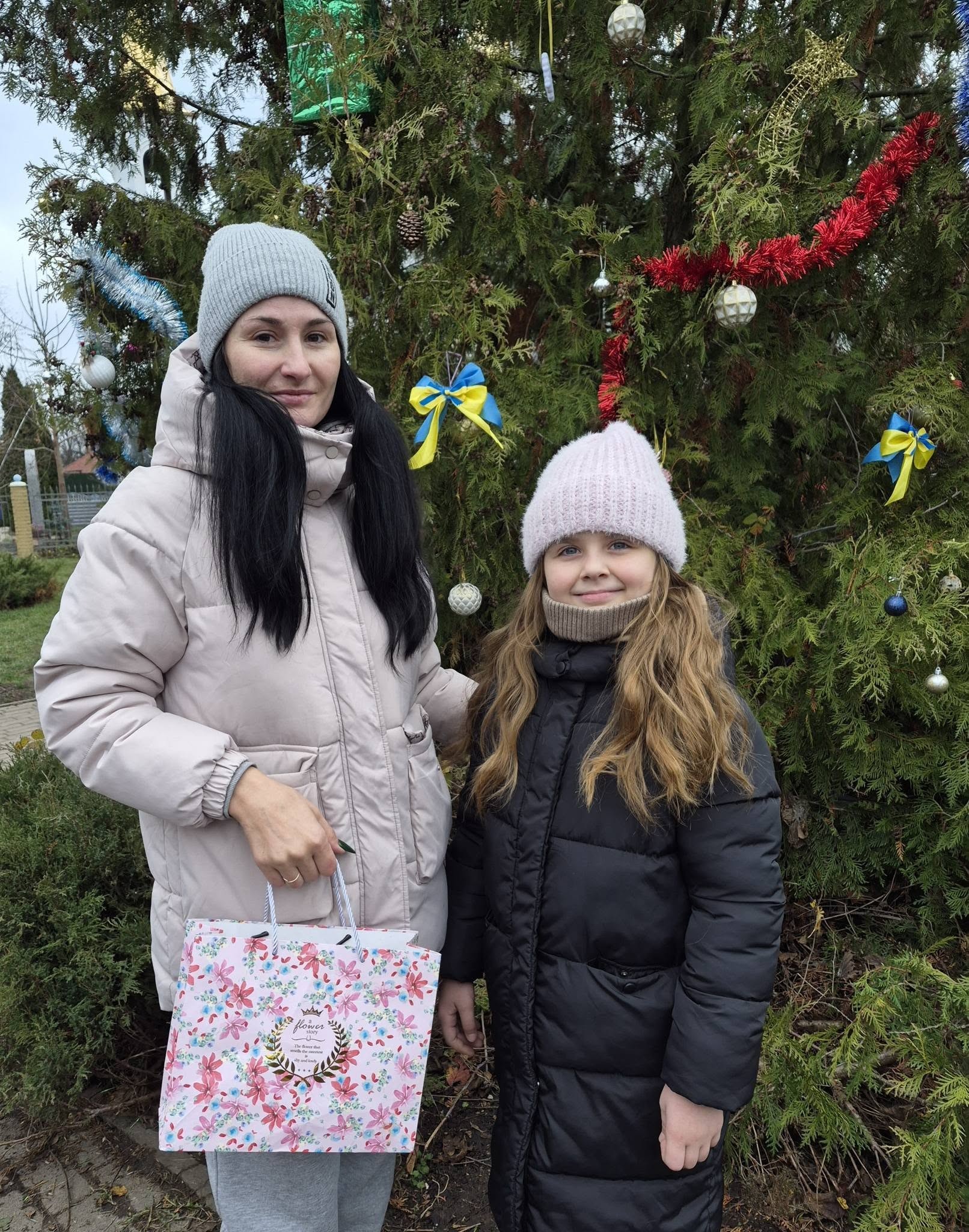 В Олександрівці прикрасили «Ялинку Перемоги» В Олександрівці прикрасили «Ялинку Перемоги»