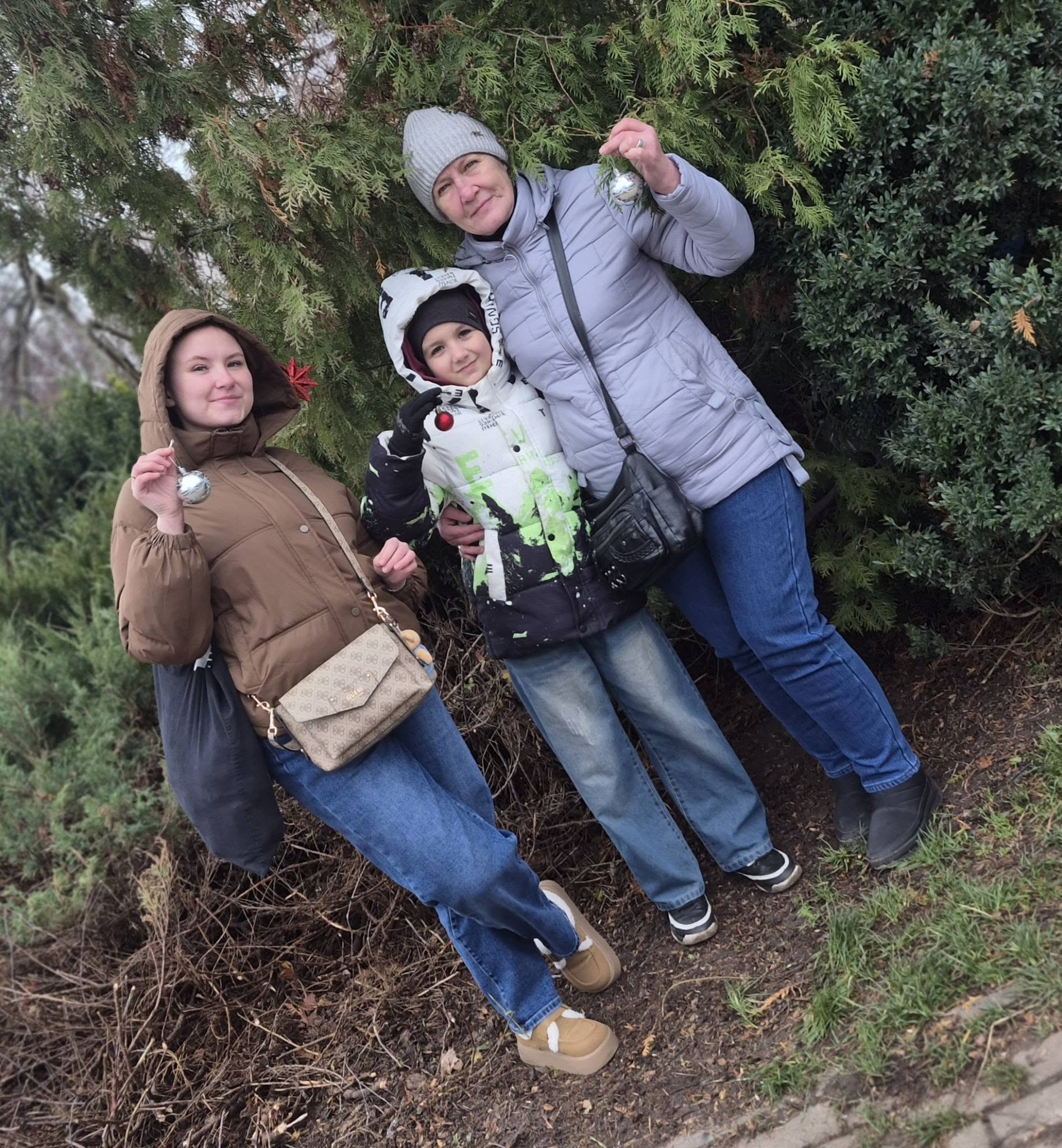 В Олександрівці прикрасили «Ялинку Перемоги» В Олександрівці прикрасили «Ялинку Перемоги»