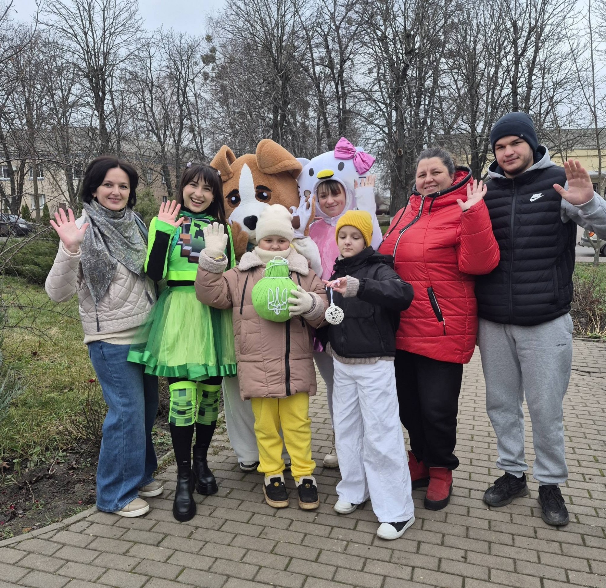 В Олександрівці прикрасили «Ялинку Перемоги» В Олександрівці прикрасили «Ялинку Перемоги»