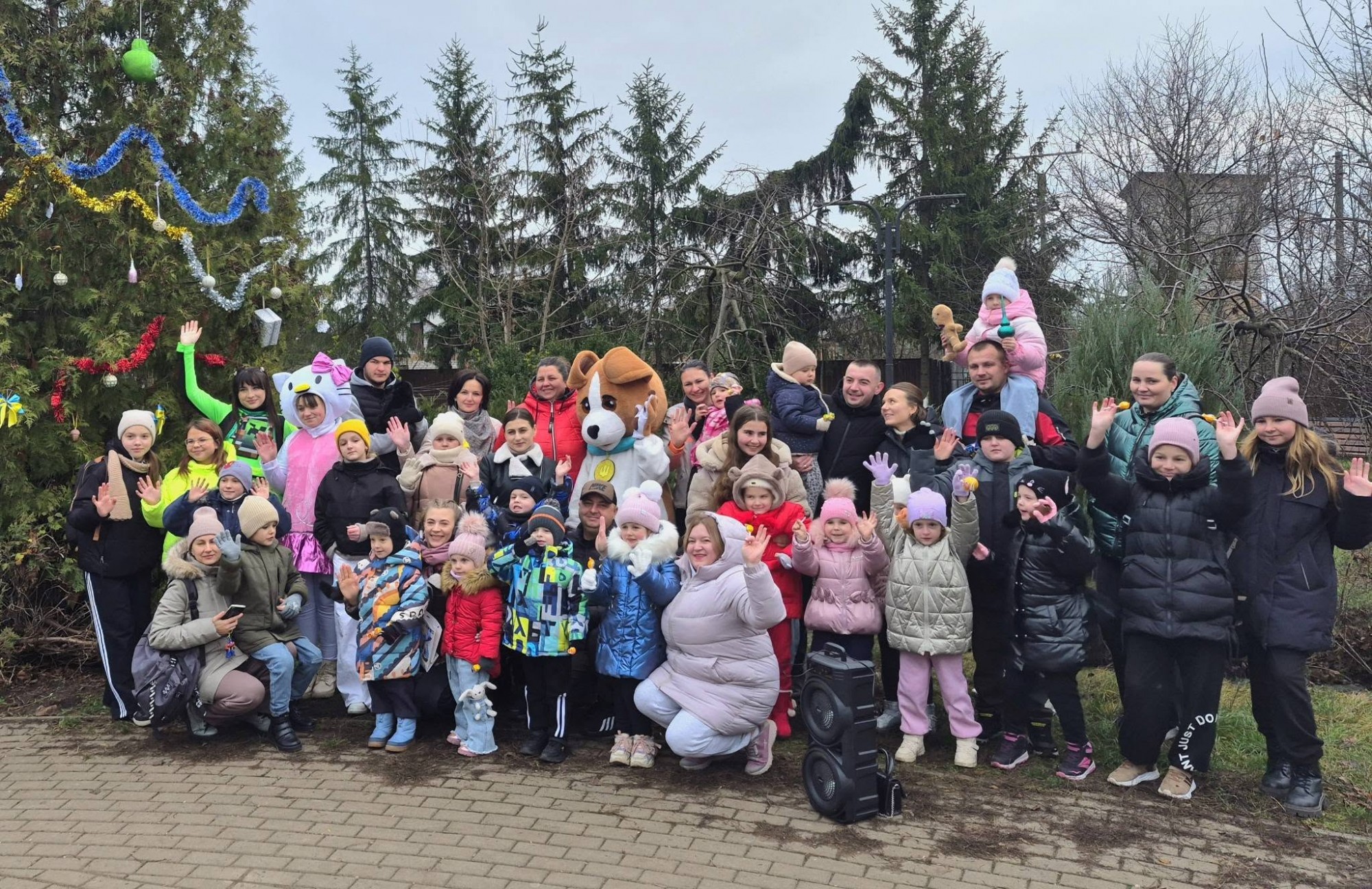 В Олександрівці прикрасили «Ялинку Перемоги» В Олександрівці прикрасили «Ялинку Перемоги»