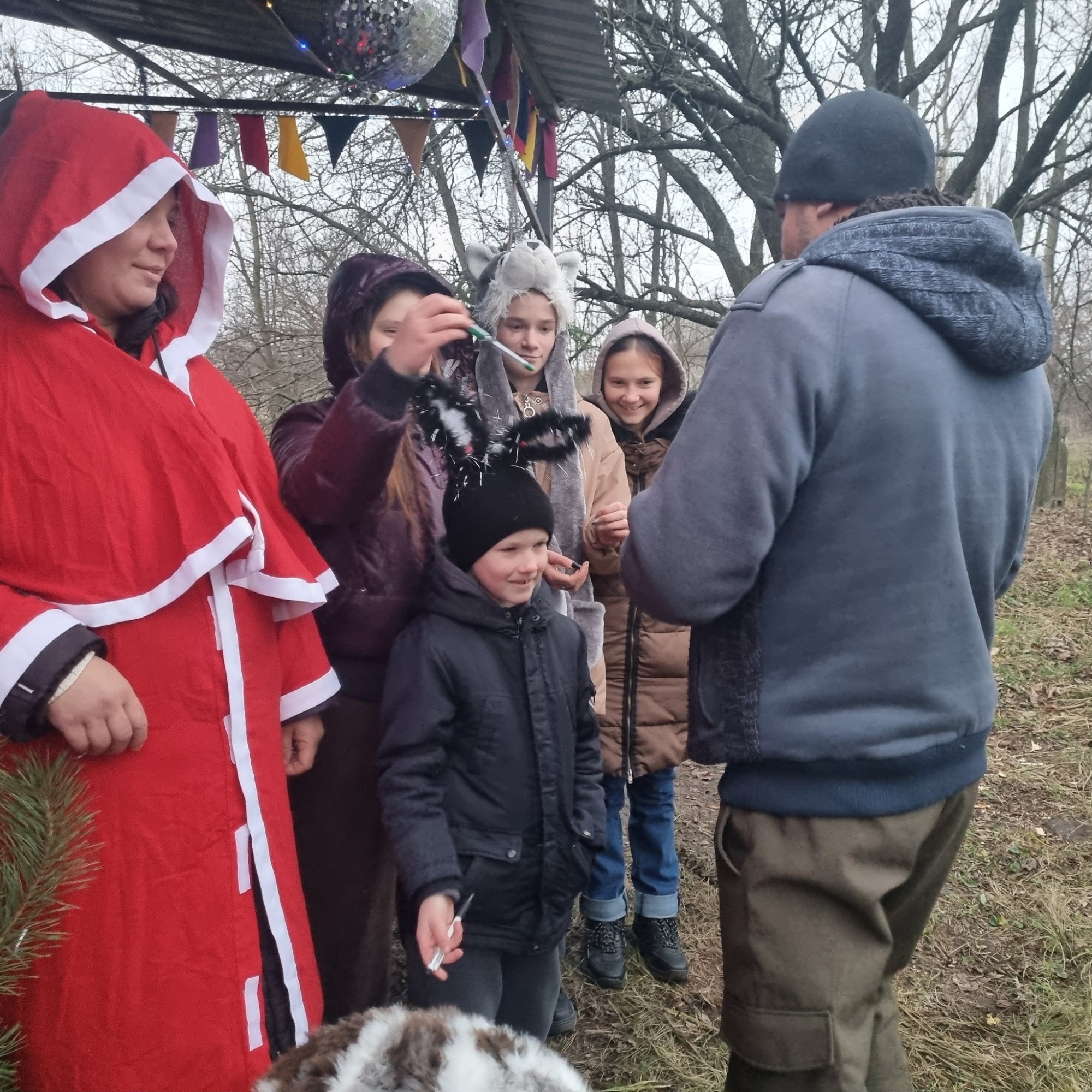 «Святий Миколай у Нагірне завітай!» — свято просто неба подарувало казку дітям