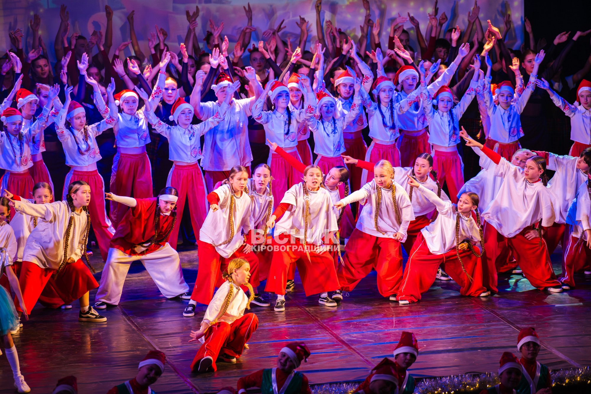 Миколай завітав до філармонії: у Кропивницькому відбувся святковий концерт для дітей Миколай завітав до філармонії: у Кропивницькому відбувся святковий концерт для дітей