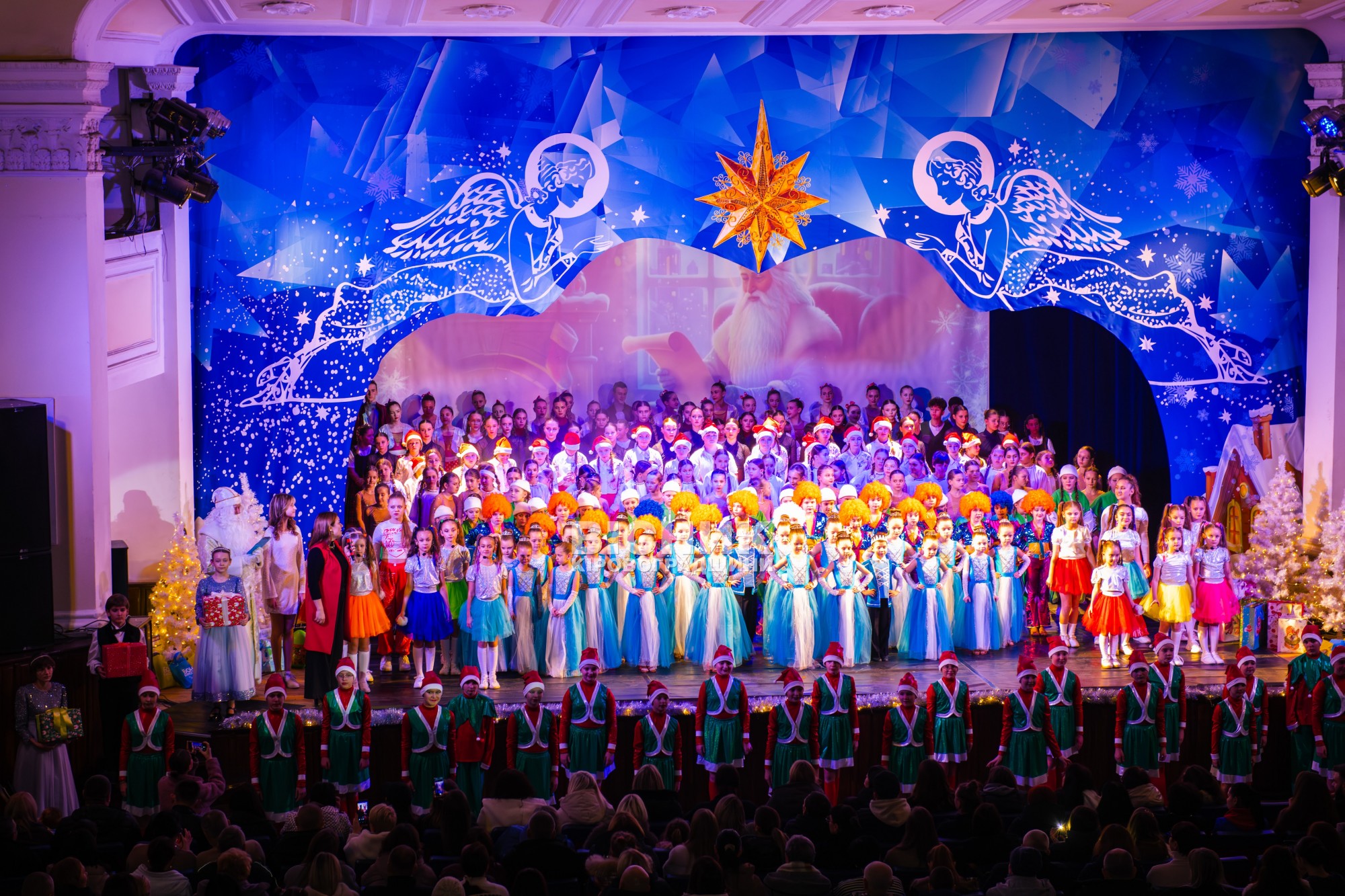 Миколай завітав до філармонії: у Кропивницькому відбувся святковий концерт для дітей Миколай завітав до філармонії: у Кропивницькому відбувся святковий концерт для дітей