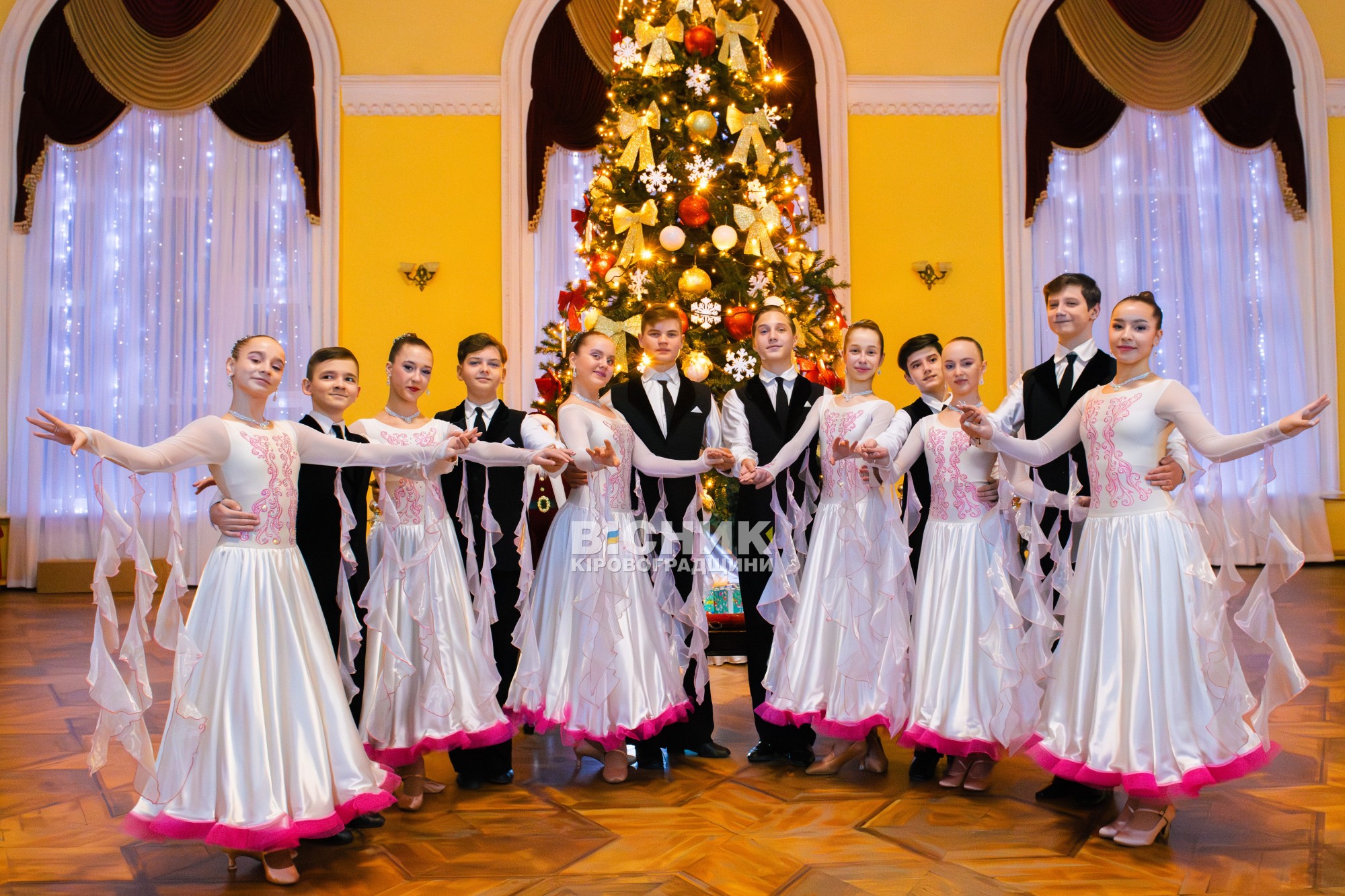 Миколай завітав до філармонії: у Кропивницькому відбувся святковий концерт для дітей Миколай завітав до філармонії: у Кропивницькому відбувся святковий концерт для дітей