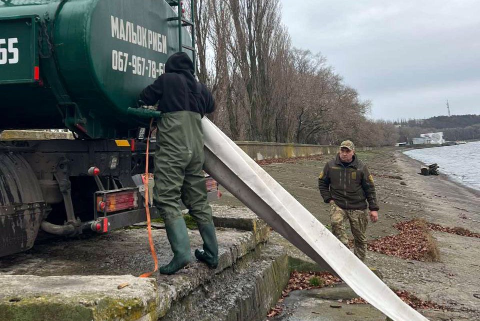 У Світловодську провели зариблення Кременчуцького водосховища У Світловодську провели зариблення Кременчуцького водосховища