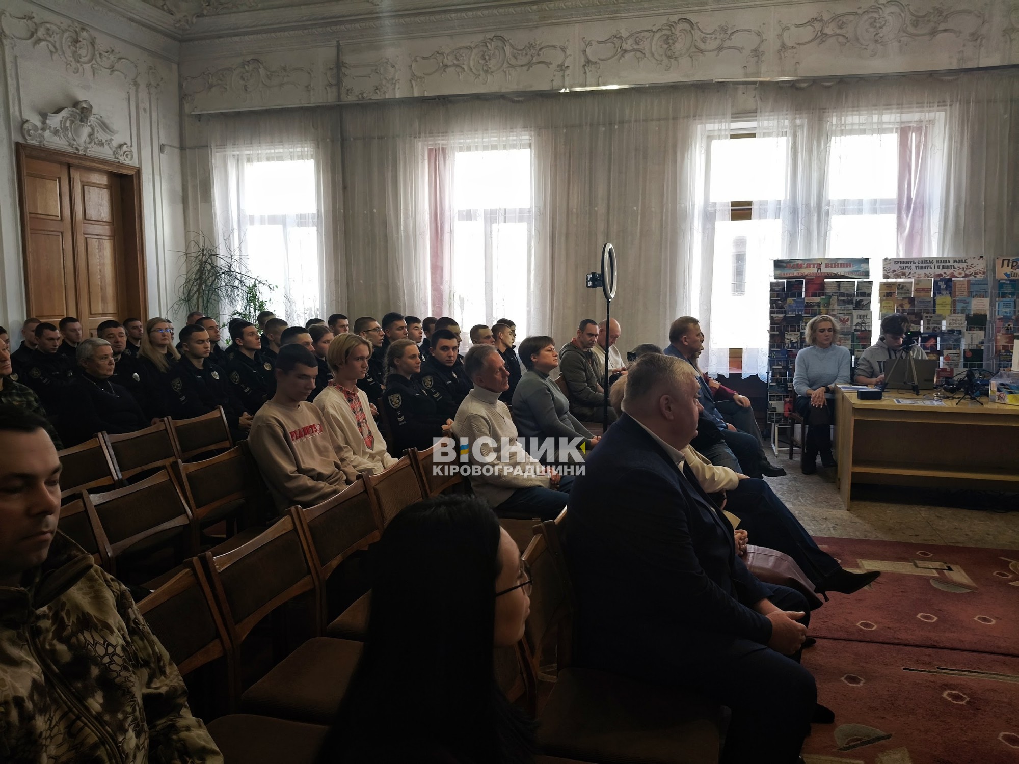 «Краса залізної волі»: у Кропивницькому відкрили мандрівну фотовиставку 26-ї артилерійської бригади