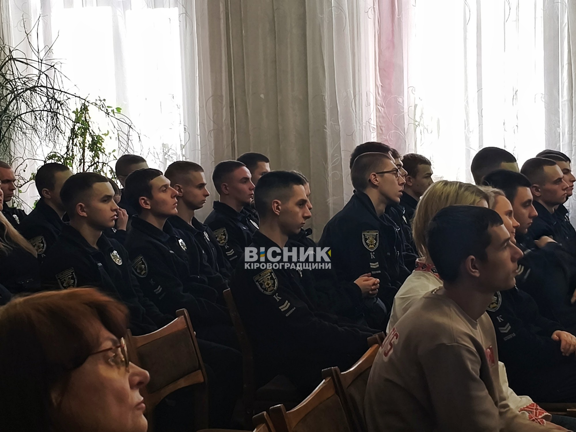 «Краса залізної волі»: у Кропивницькому відкрили мандрівну фотовиставку 26-ї артилерійської бригади