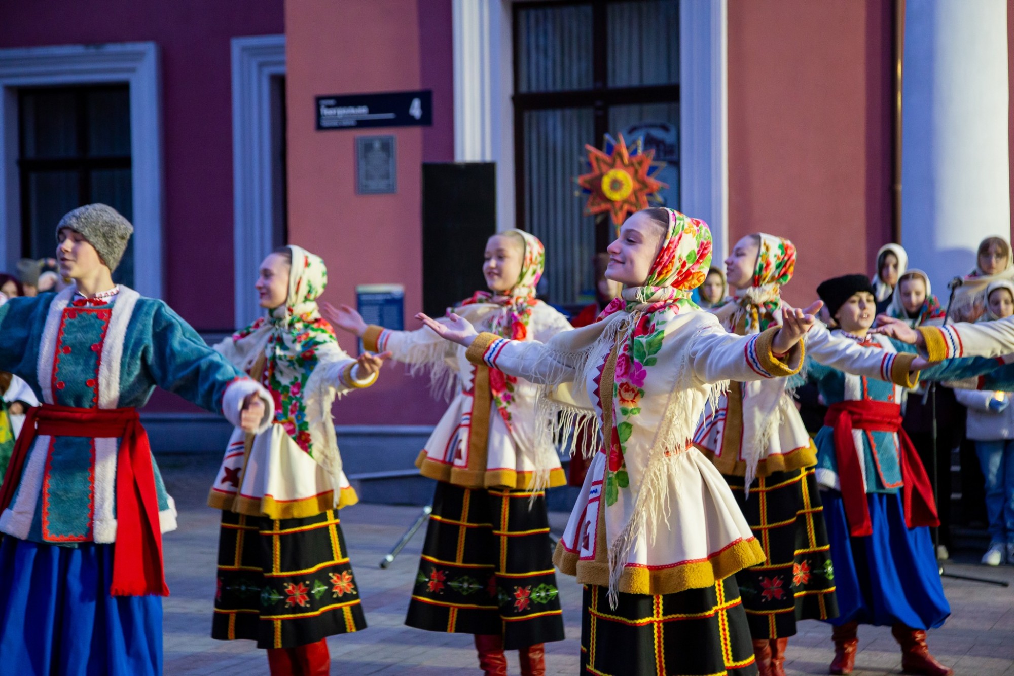 Хода світла і надії: різдвяна коляда в Кропивницькому на підтримку захисників Хода світла і надії: різдвяна коляда в Кропивницькому на підтримку захисників