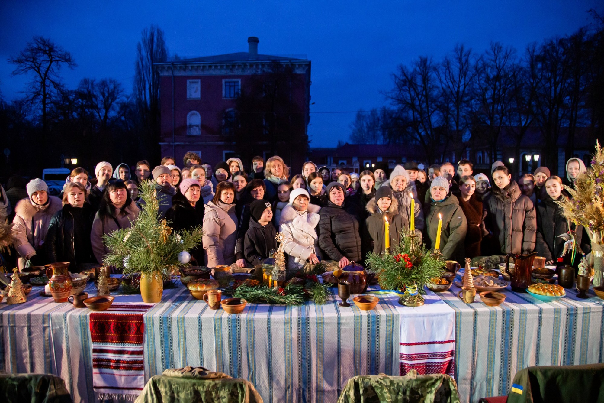 Хода світла і надії: різдвяна коляда в Кропивницькому на підтримку захисників Хода світла і надії: різдвяна коляда в Кропивницькому на підтримку захисників