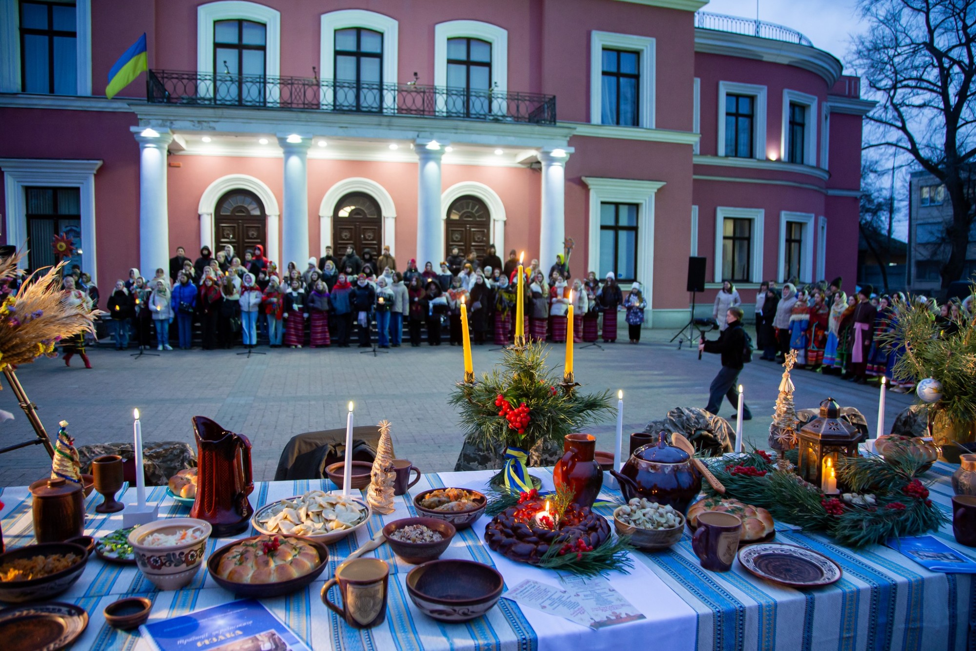Хода світла і надії: різдвяна коляда в Кропивницькому на підтримку захисників Хода світла і надії: різдвяна коляда в Кропивницькому на підтримку захисників