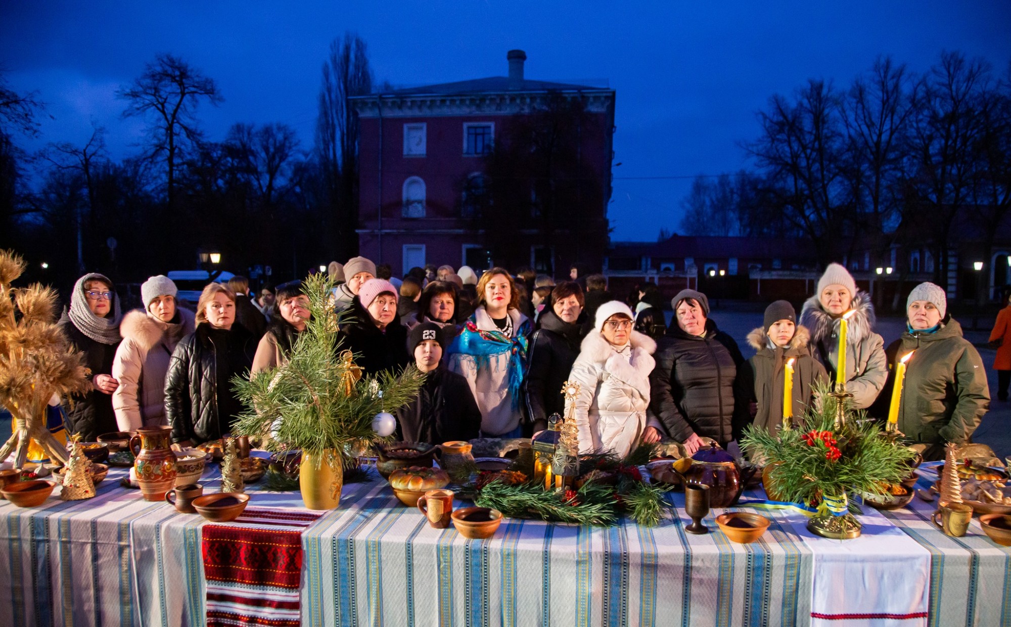 Хода світла і надії: різдвяна коляда в Кропивницькому на підтримку захисників Хода світла і надії: різдвяна коляда в Кропивницькому на підтримку захисників