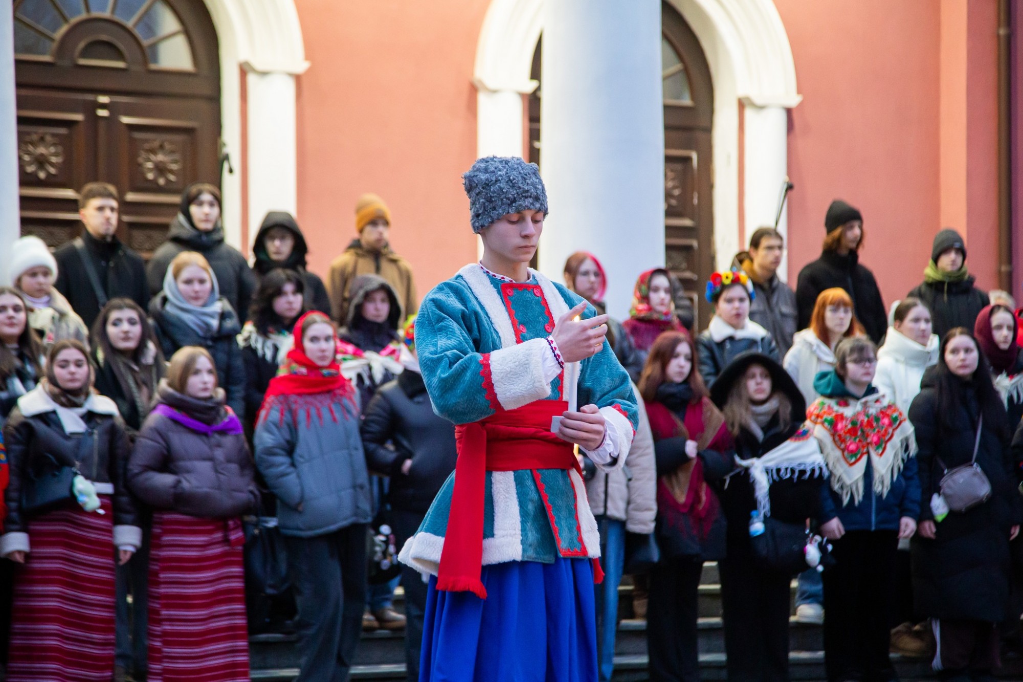 Хода світла і надії: різдвяна коляда в Кропивницькому на підтримку захисників Хода світла і надії: різдвяна коляда в Кропивницькому на підтримку захисників