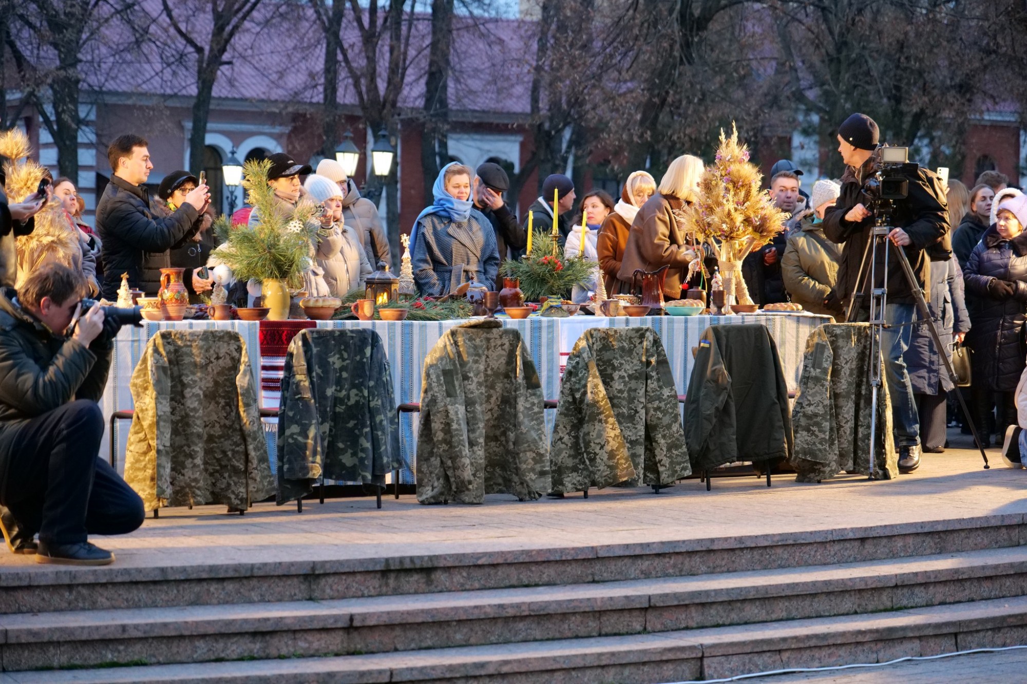 Хода світла і надії: різдвяна коляда в Кропивницькому на підтримку захисників