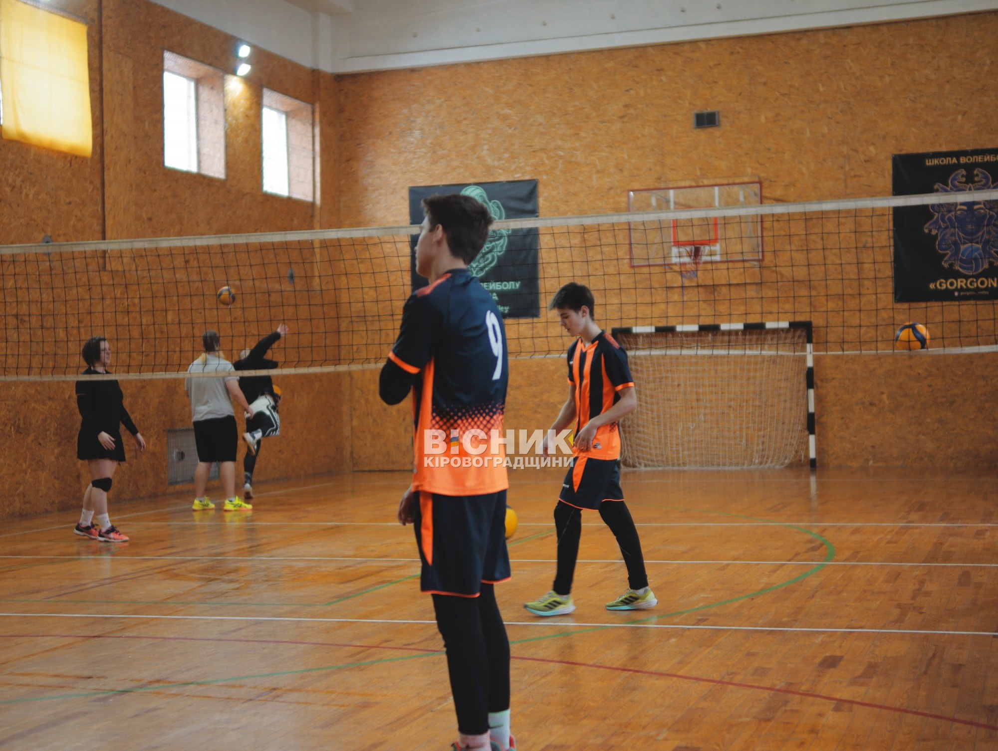 «Різдвяний турнір»: аматорський волейбольний марафон «Різдвяний турнір»: аматорський волейбольний марафон