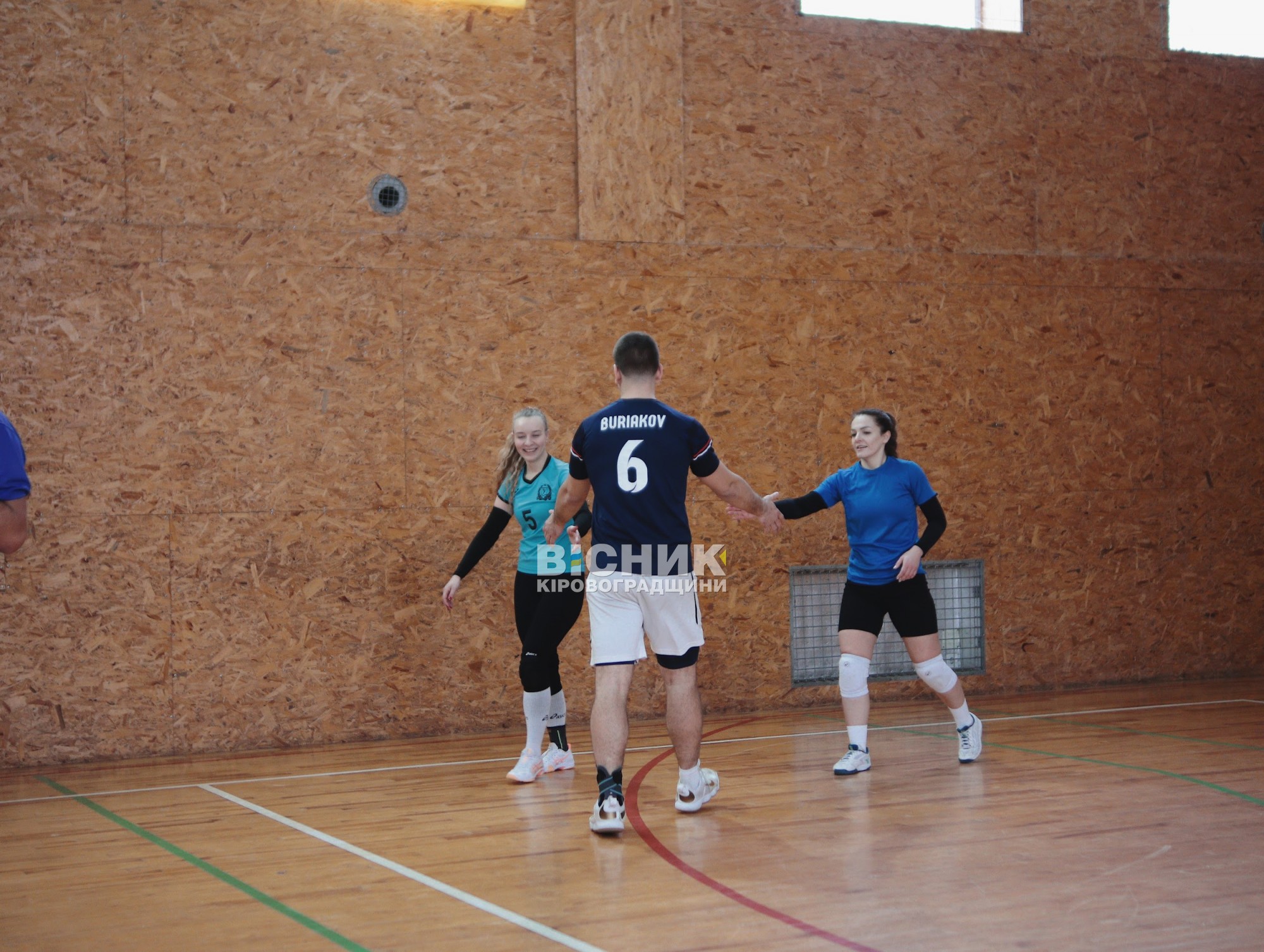 «Різдвяний турнір»: аматорський волейбольний марафон «Різдвяний турнір»: аматорський волейбольний марафон