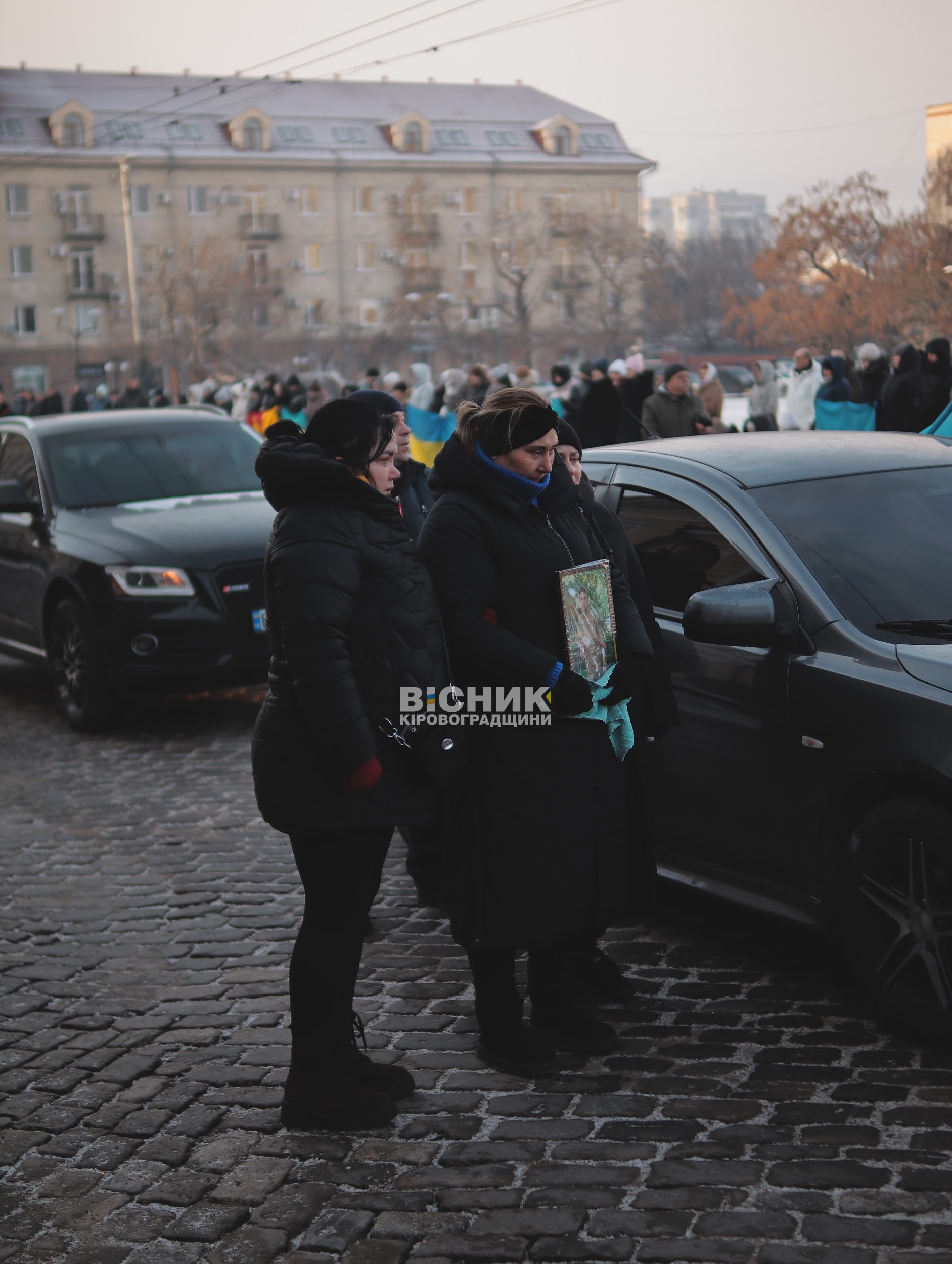 У центрі Кропивницького відбулася церемонія прощання з двома бійцями