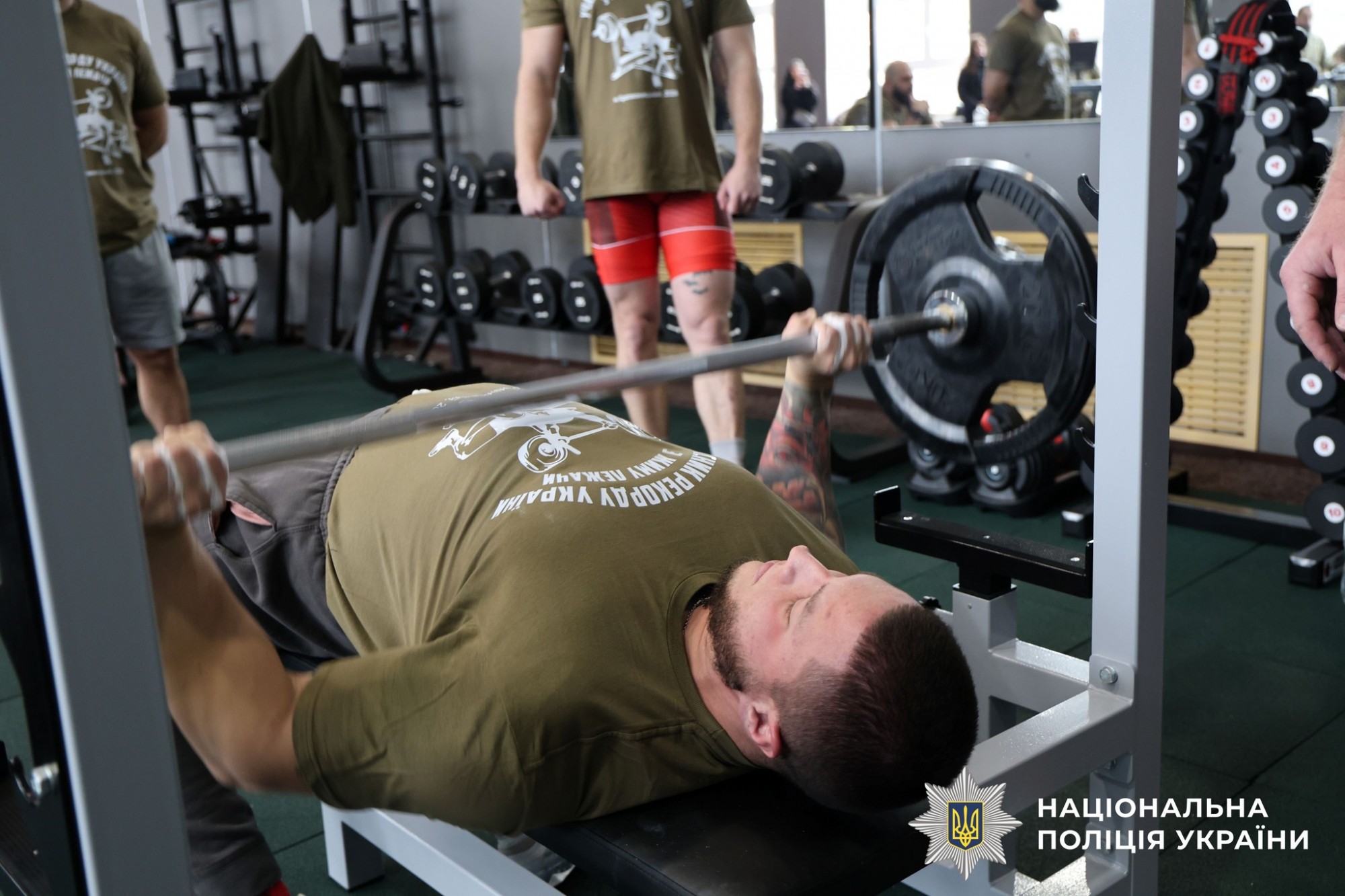 Жим незламності: поліцейські Кіровоградщини встановили рекорд України в пам’ять про полеглих Героїв Жим незламності: поліцейські Кіровоградщини встановили рекорд України в пам’ять про полеглих Героїв