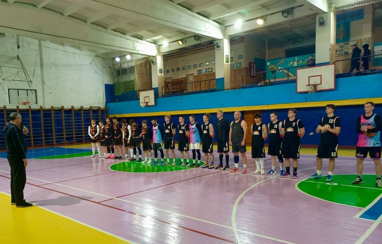 Світловодськ переміг Кременчук у благодійному баскетбольному матчі