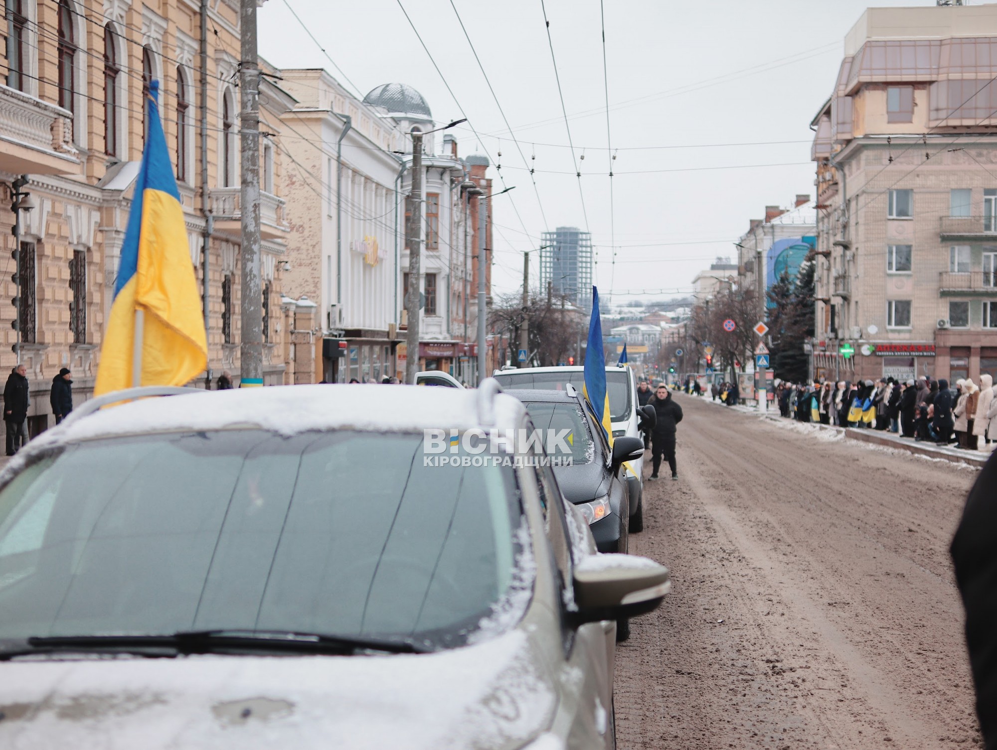 У Кропивницькому відбулася церемонія прощання з трьома захисниками