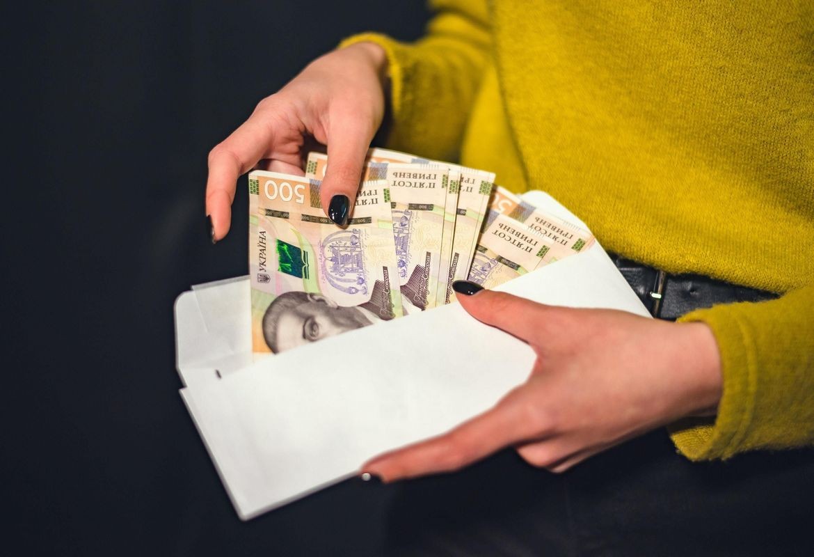 Зарплати освітян та соцпрацівників у 2026 році: що готує реформа