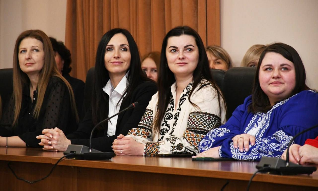 На Кіровоградщині відбулася урочиста церемонія нагородження переможців обласного туру конкурсу "Учитель року-2026" На Кіровоградщині відбулася урочиста церемонія нагородження переможців обласного туру конкурсу "Учитель року-2026"