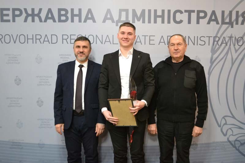 На Кіровоградщині відбулася урочиста церемонія нагородження переможців обласного туру конкурсу "Учитель року-2026" На Кіровоградщині відбулася урочиста церемонія нагородження переможців обласного туру конкурсу "Учитель року-2026"