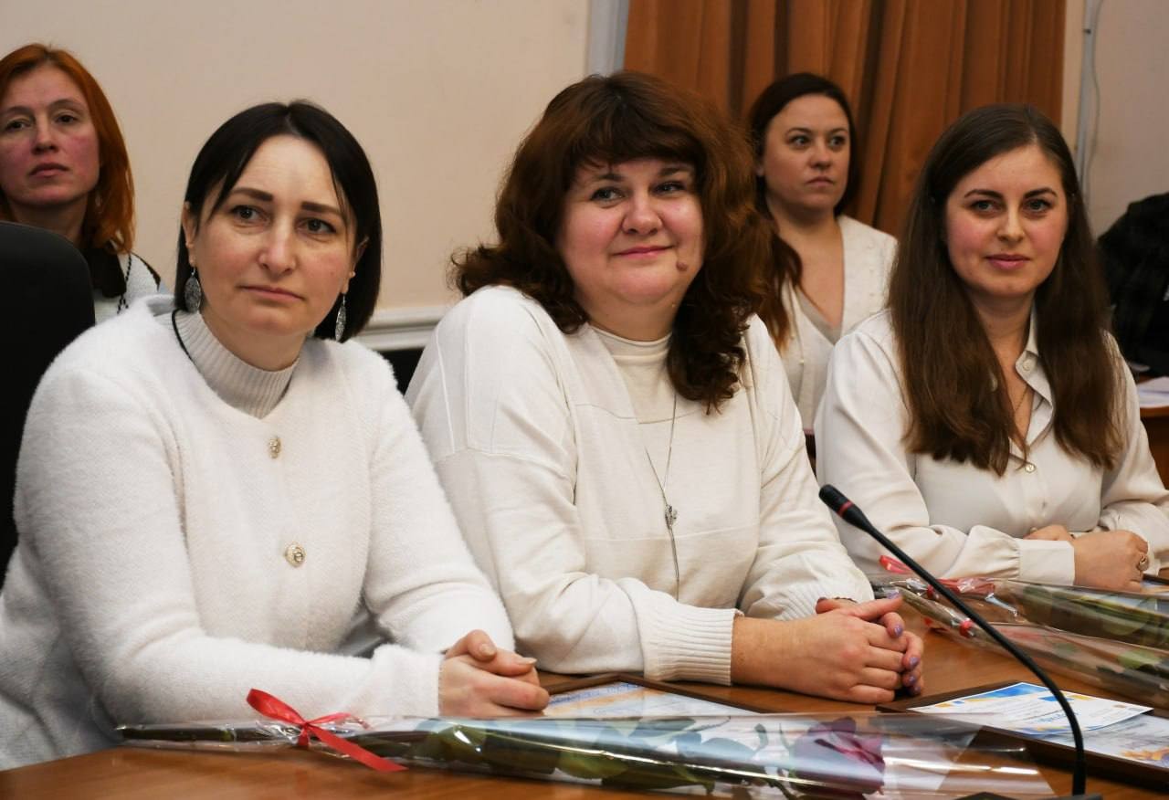 На Кіровоградщині відбулася урочиста церемонія нагородження переможців обласного туру конкурсу "Учитель року-2026" На Кіровоградщині відбулася урочиста церемонія нагородження переможців обласного туру конкурсу "Учитель року-2026"