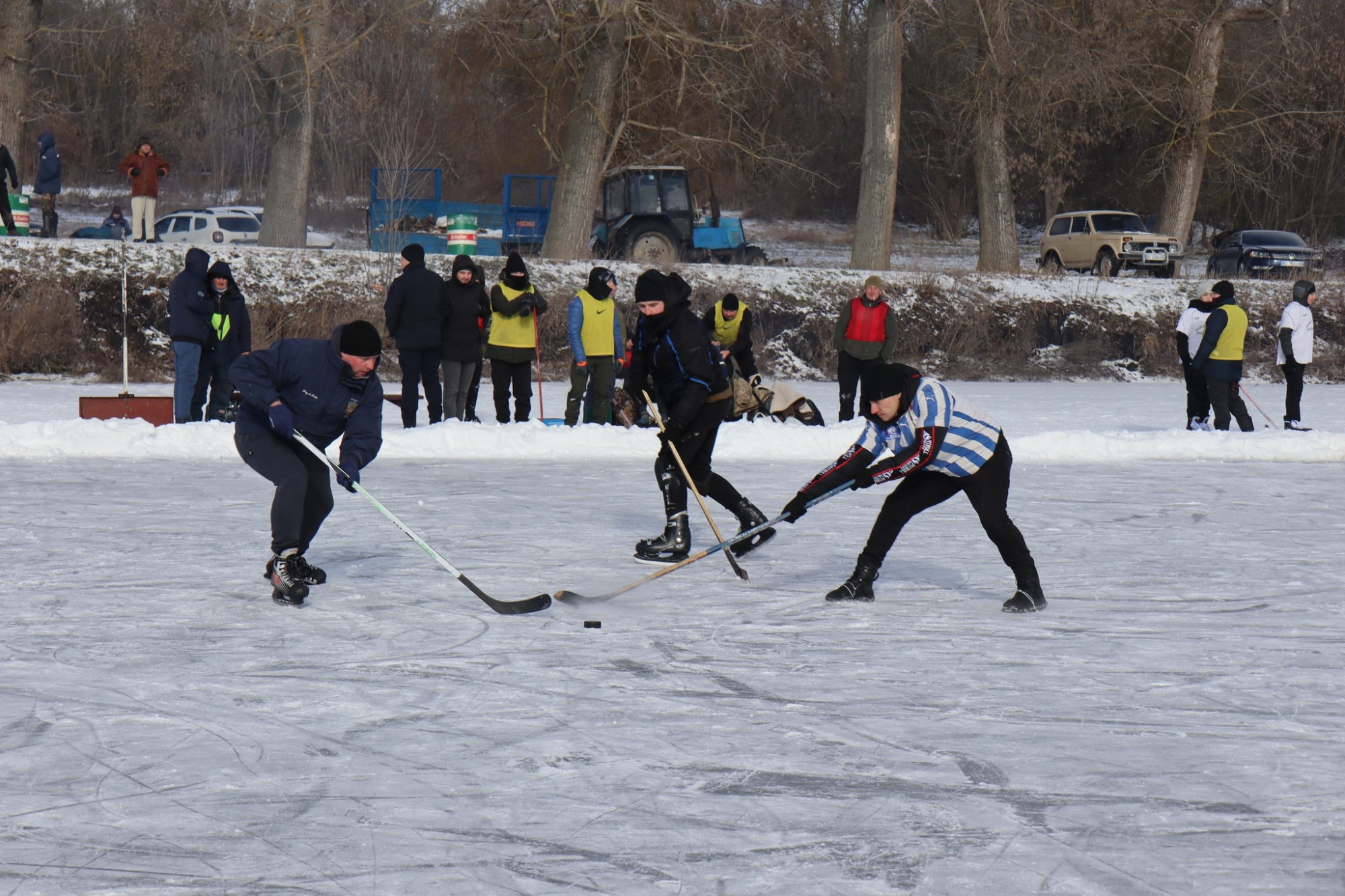 В Онуфріївці відбувся благодійний хокейний турнір