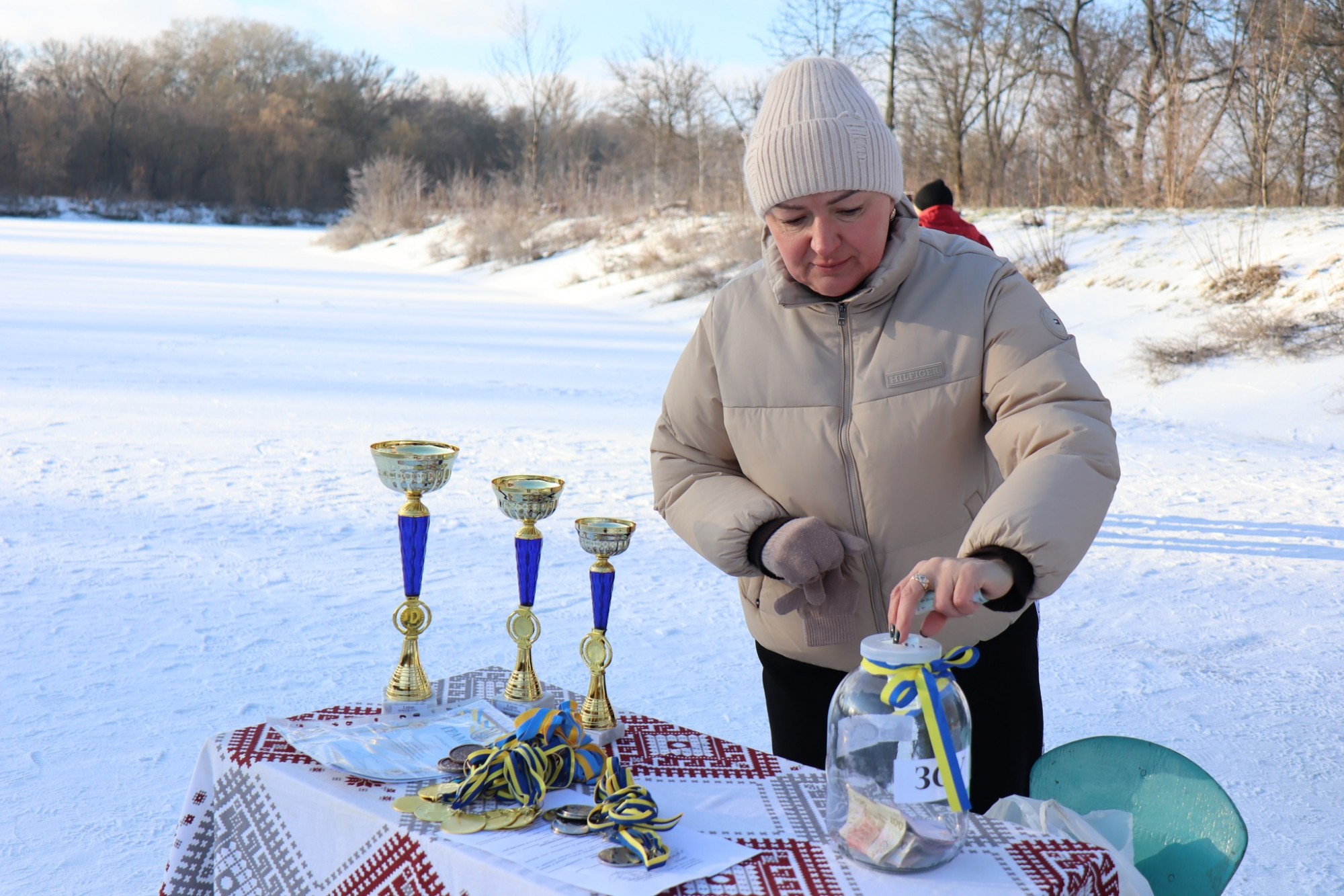 В Онуфріївці відбувся благодійний хокейний турнір