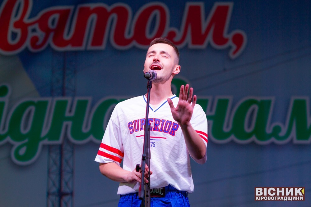 Співак KHAYAT родом зі Знам’янки — у фіналі Нацвідбору 2026 завдяки підтримці глядачів. Чи представить він Україну на Євробаченні?