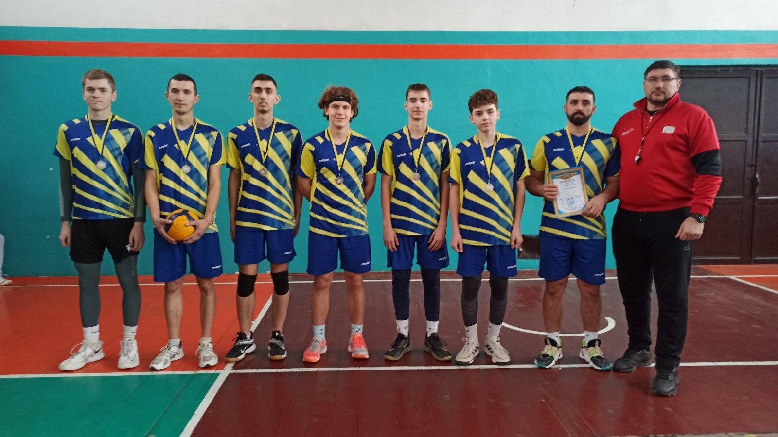 Обласні спортивні ігри серед громад області стартували з чоловічого волейболу