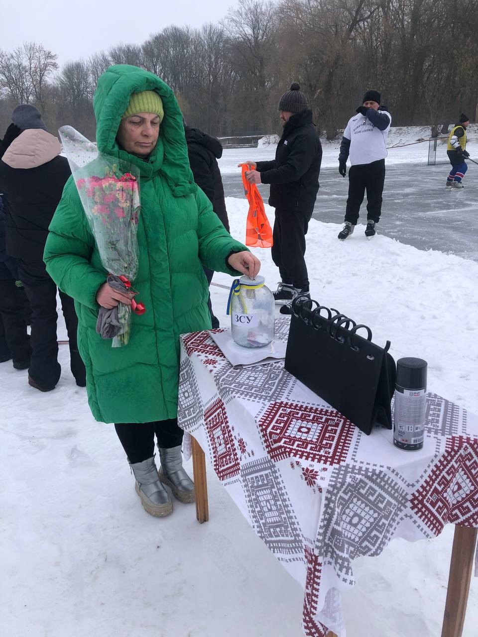 Лід, що гартує єдність: благодійний хокей в Онуфріївці