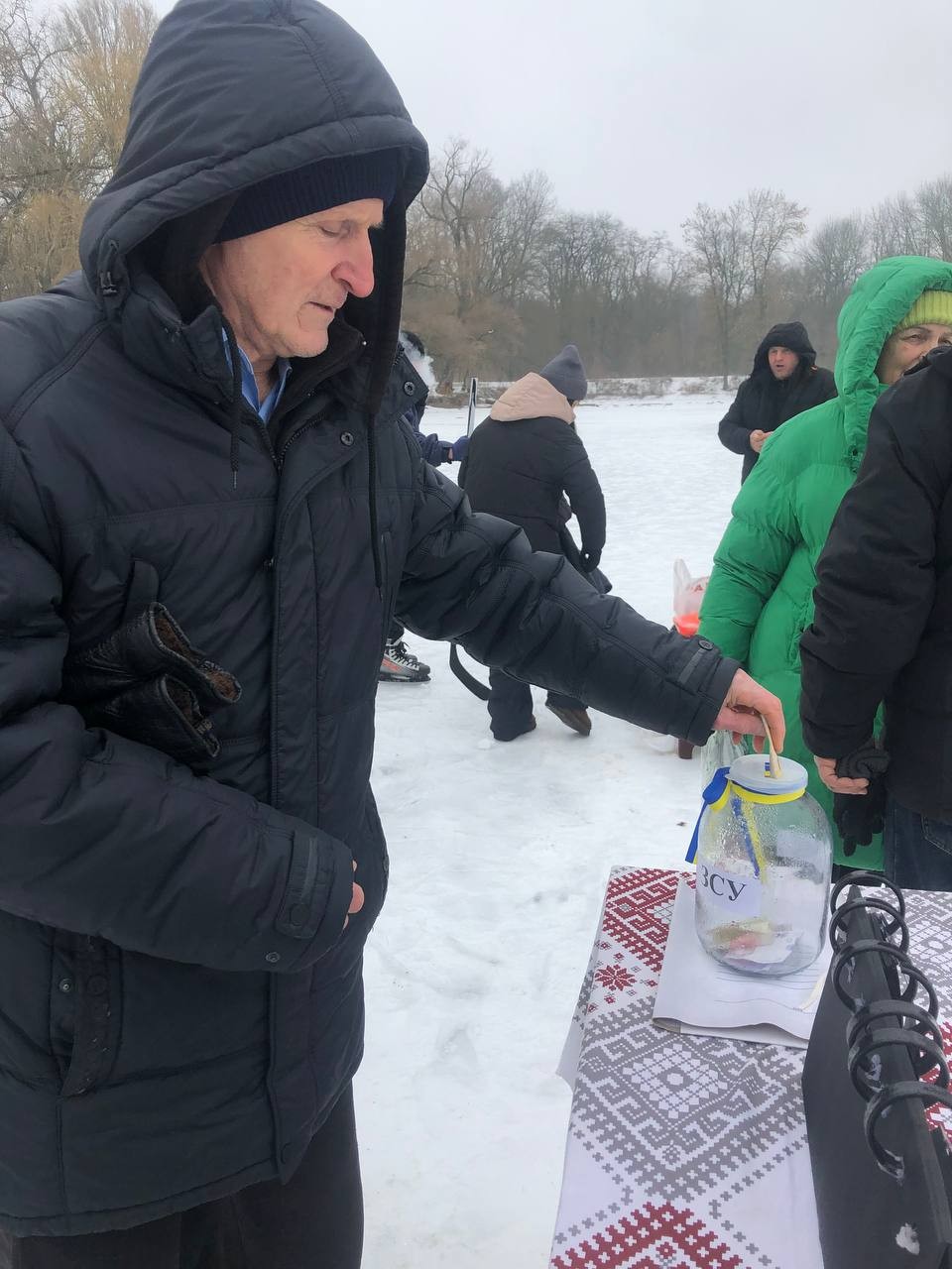 Лід, що гартує єдність: благодійний хокей в Онуфріївці