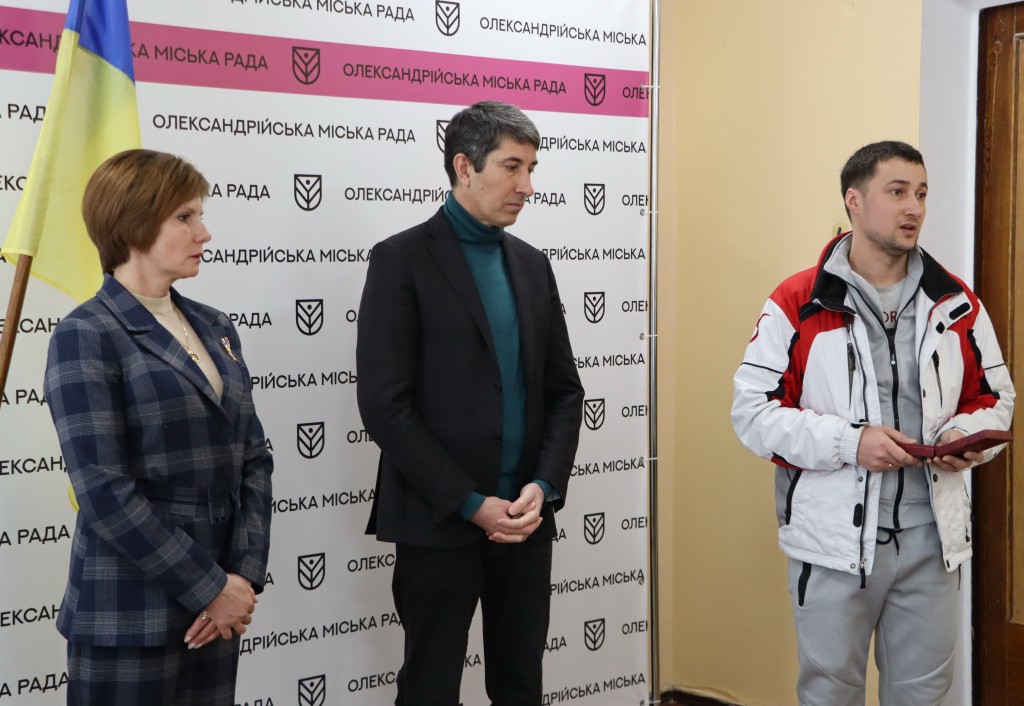 За особисту мужність: родини загиблих та зниклих безвісти воїнів отримали державні відзнаки