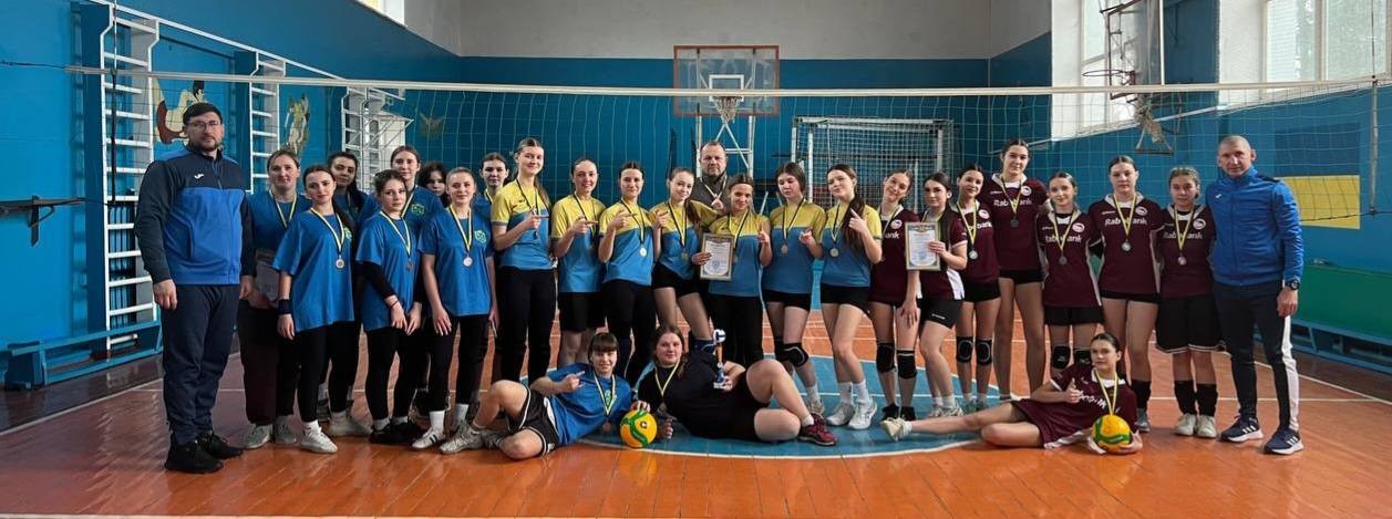 Обласні спортивні ігри серед громад області: у класичний волейбол грали жінки