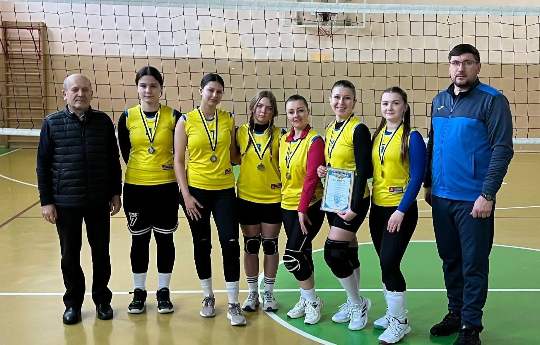 Обласні спортивні ігри серед громад області: у класичний волейбол грали жінки