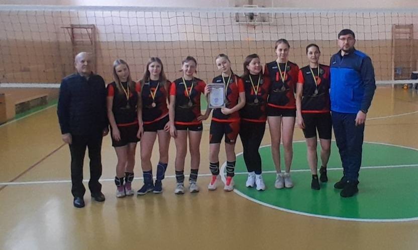 Обласні спортивні ігри серед громад області: у класичний волейбол грали жінки