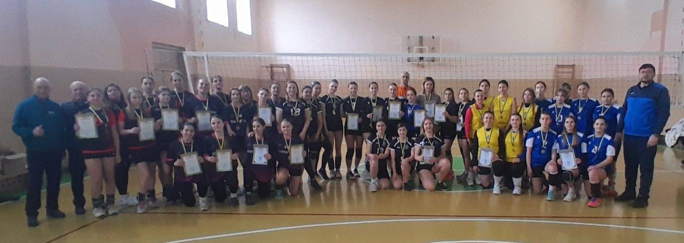 Обласні спортивні ігри серед громад області: у класичний волейбол грали жінки