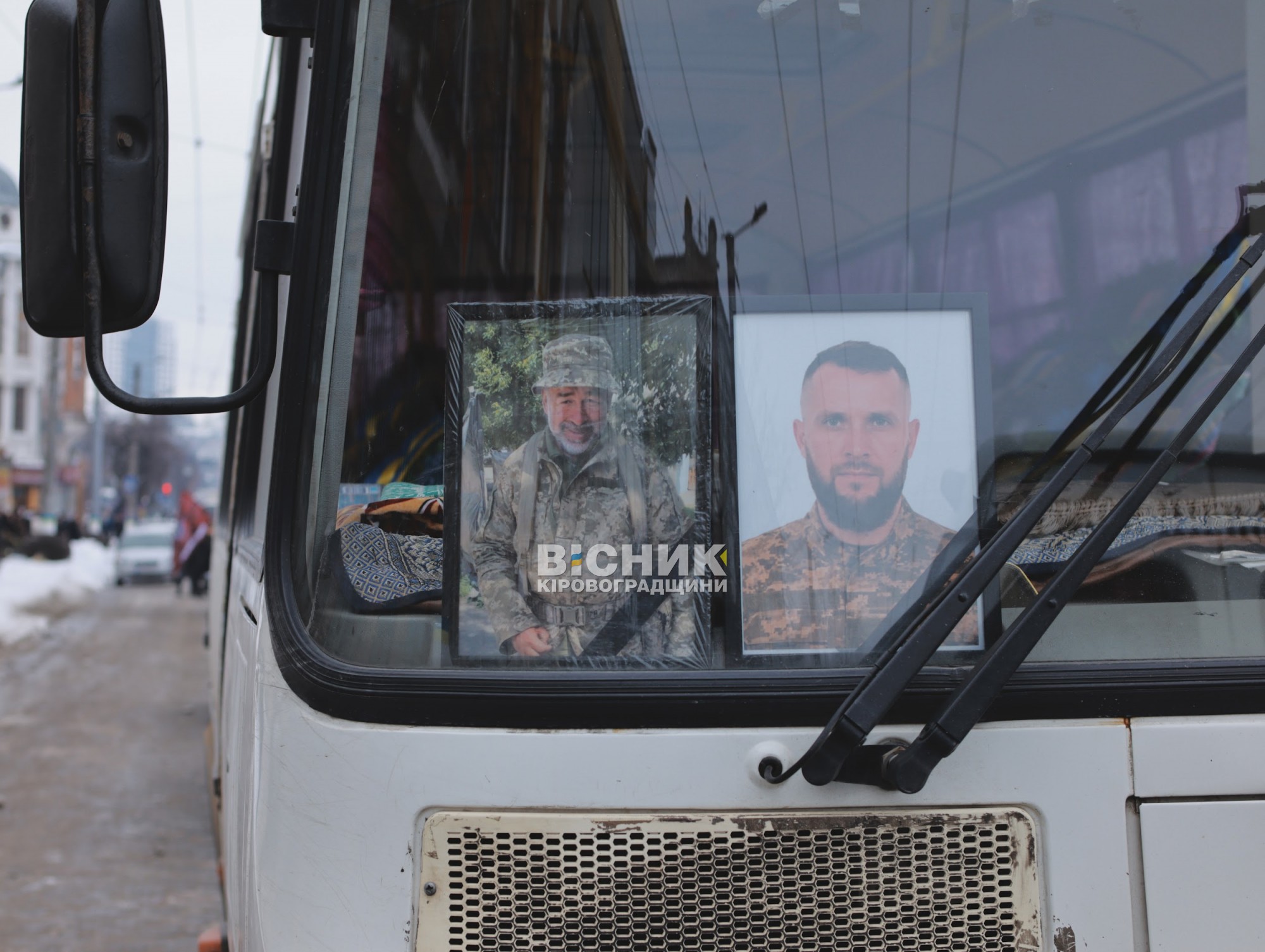 У Кропивницькому відбулася церемонія прощання з чотирма полеглими воїнами