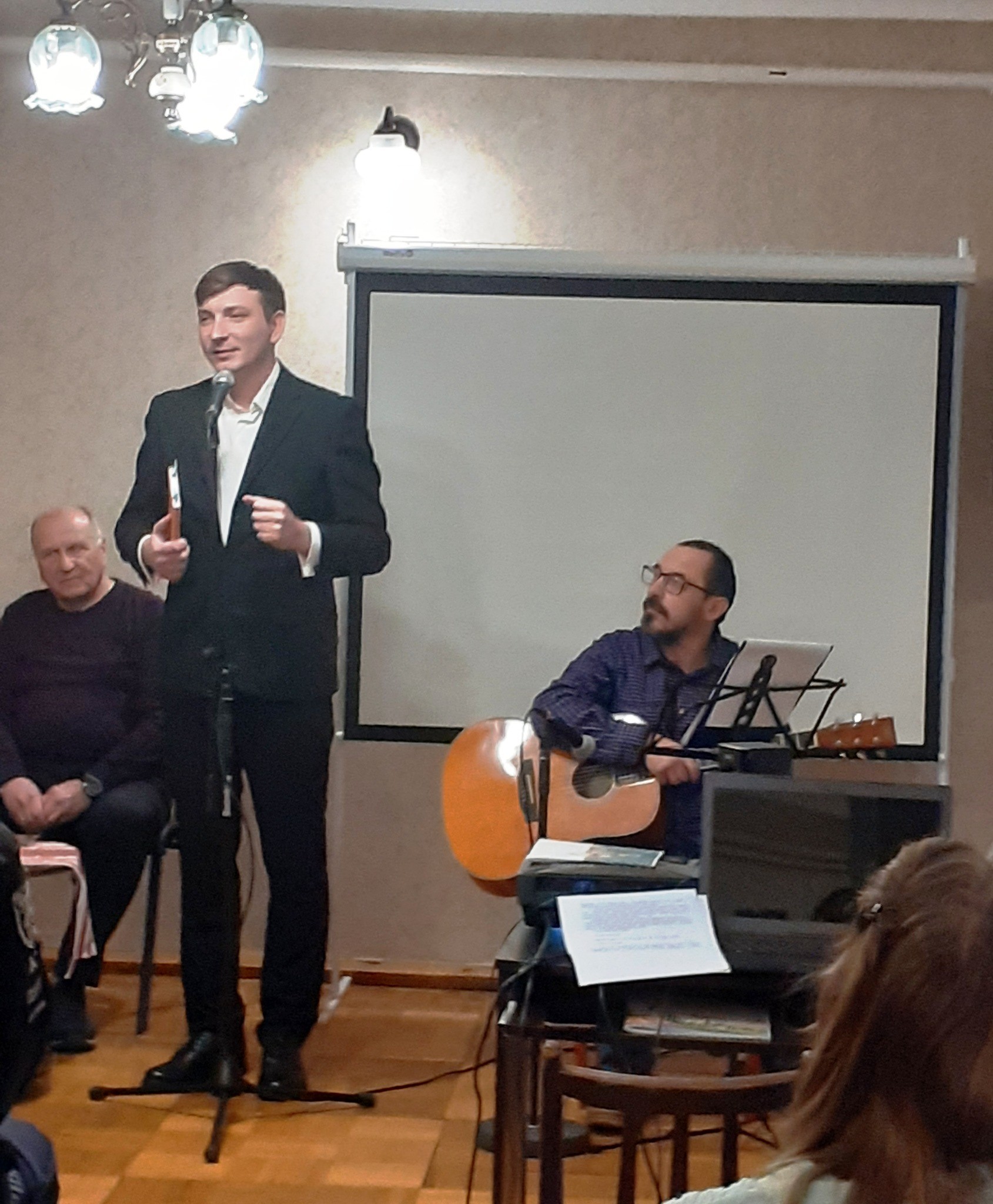 У Кропивницькому відзначили День української жінки творчим вечором "Ода жінці" У Кропивницькому відзначили День української жінки творчим вечором "Ода жінці"