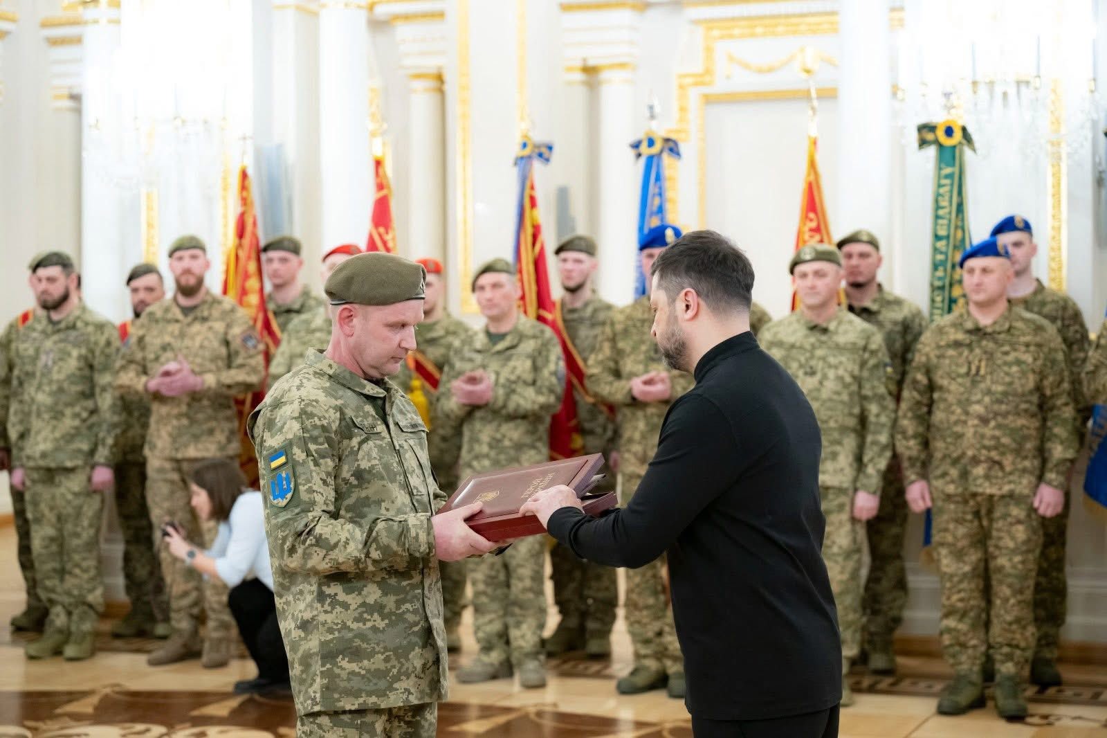 Президент вручив орден "Золота Зірка" уродженцю Заваллівської громади Олександру Марецькому