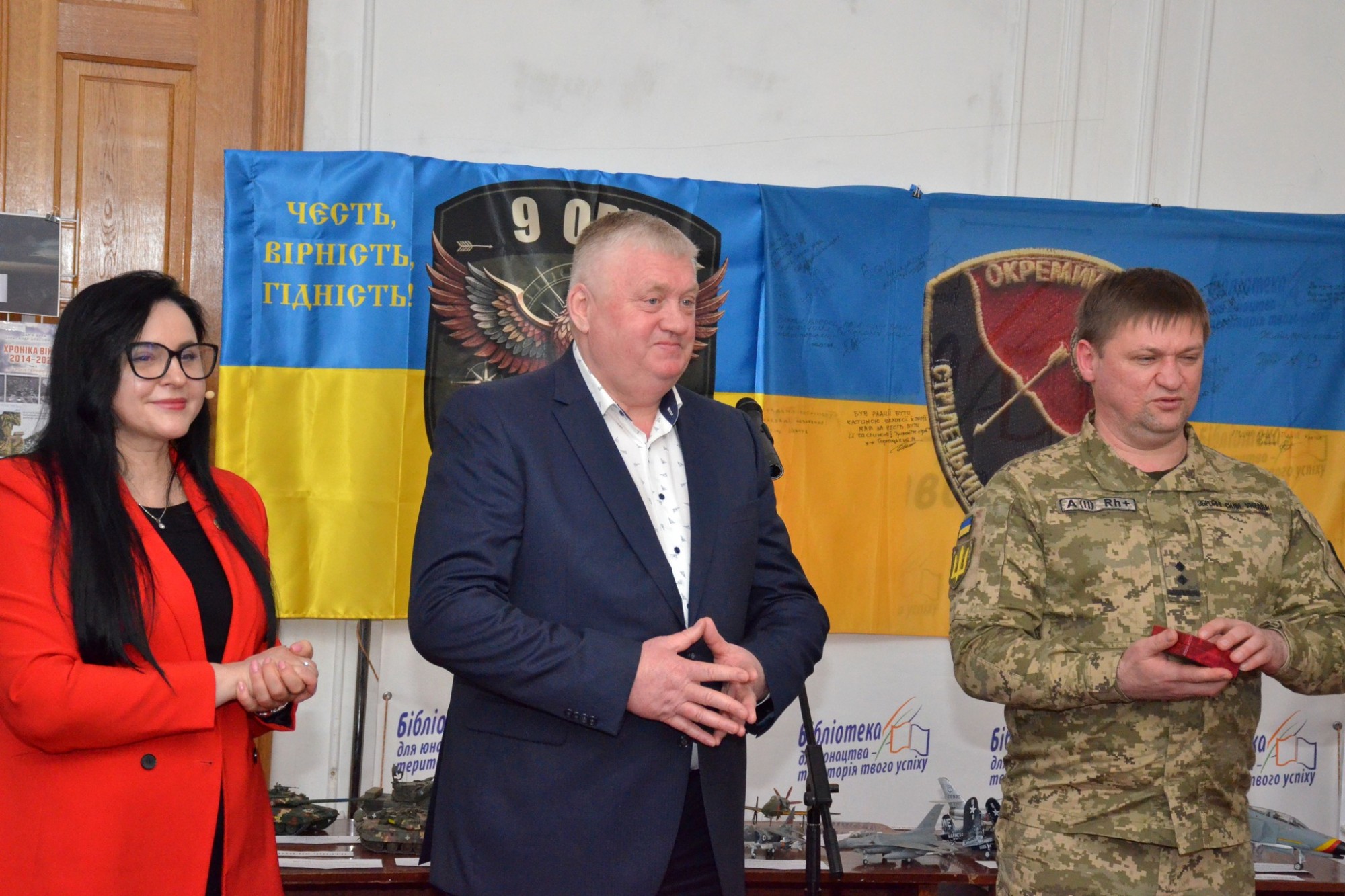 У Кропивницькому відкрили фотовиставку на честь 9-го окремого розвідувального батальйону