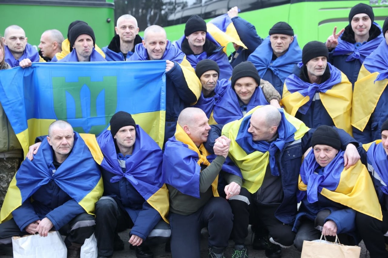 72-й обмін: додому повернулися 200 військових і семеро цивільних
