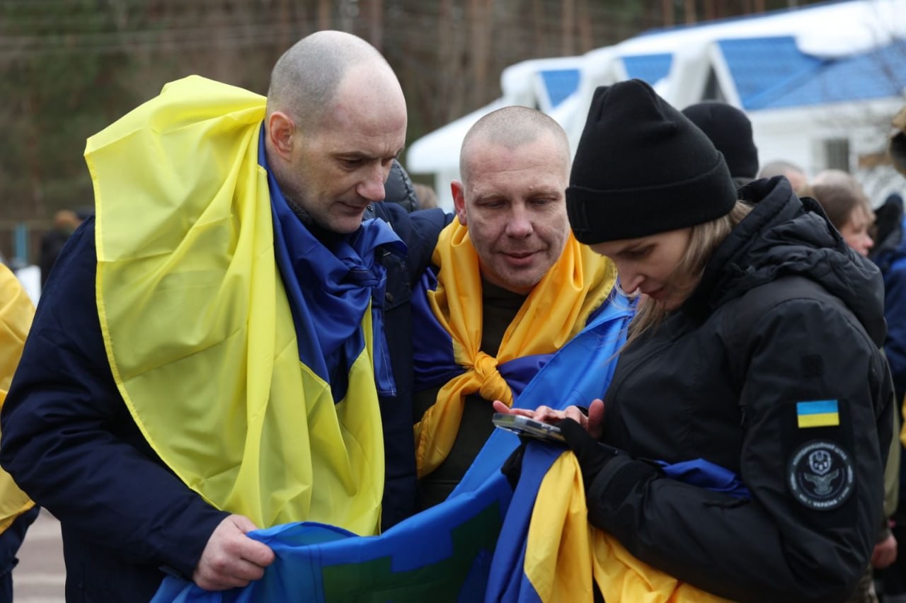 72-й обмін: додому повернулися 200 військових і семеро цивільних