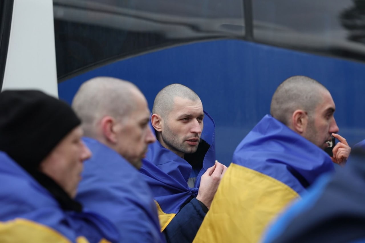 72-й обмін: додому повернулися 200 військових і семеро цивільних