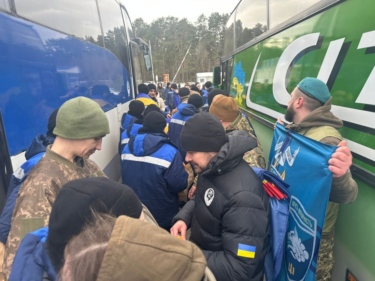 72-й обмін: додому повернулися 200 військових і семеро цивільних