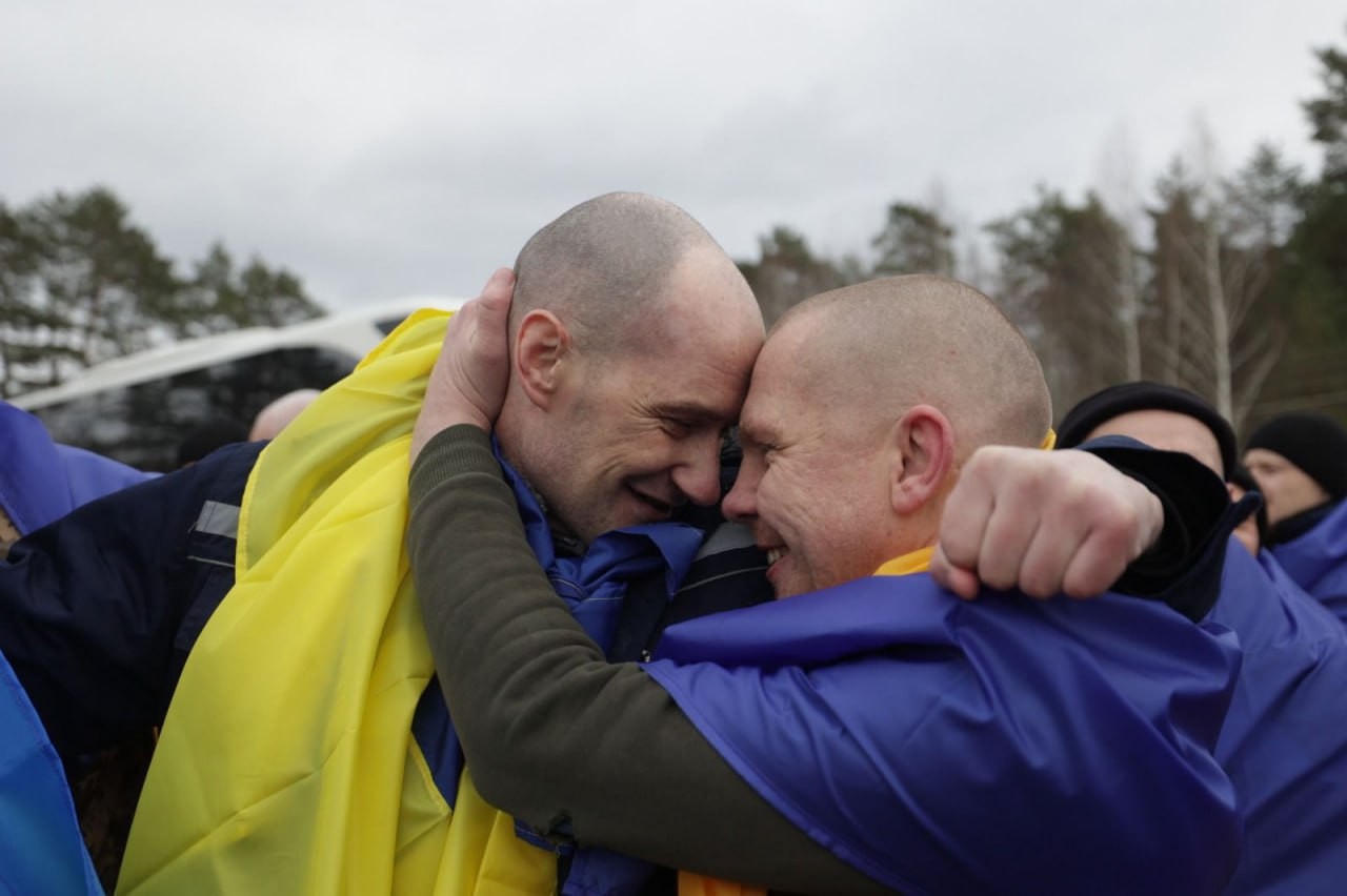 72-й обмін: додому повернулися 200 військових і семеро цивільних