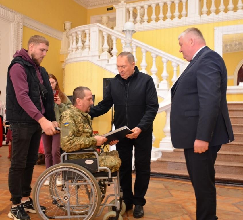 У Кропивницькому відзначили героїв-добровольців